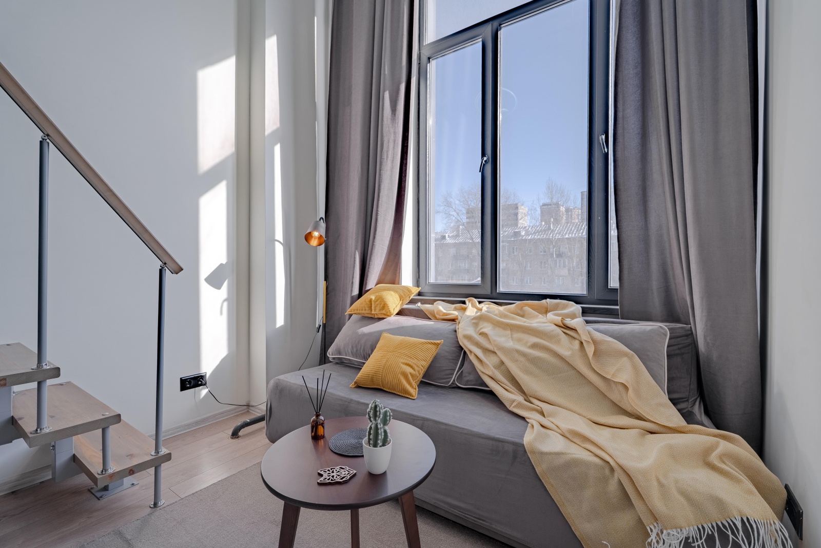 Двухуровневые апартаменты в здании бизнес класса рядом с метро Сокол