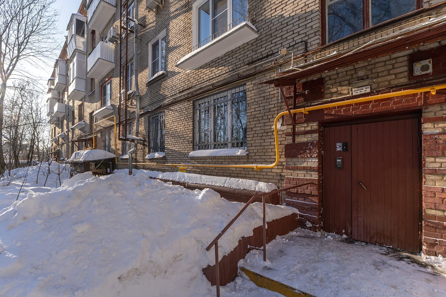 2-комнатная квартира на 1 этаже рядом с ФМБЦ им.Бурназяна А.И.