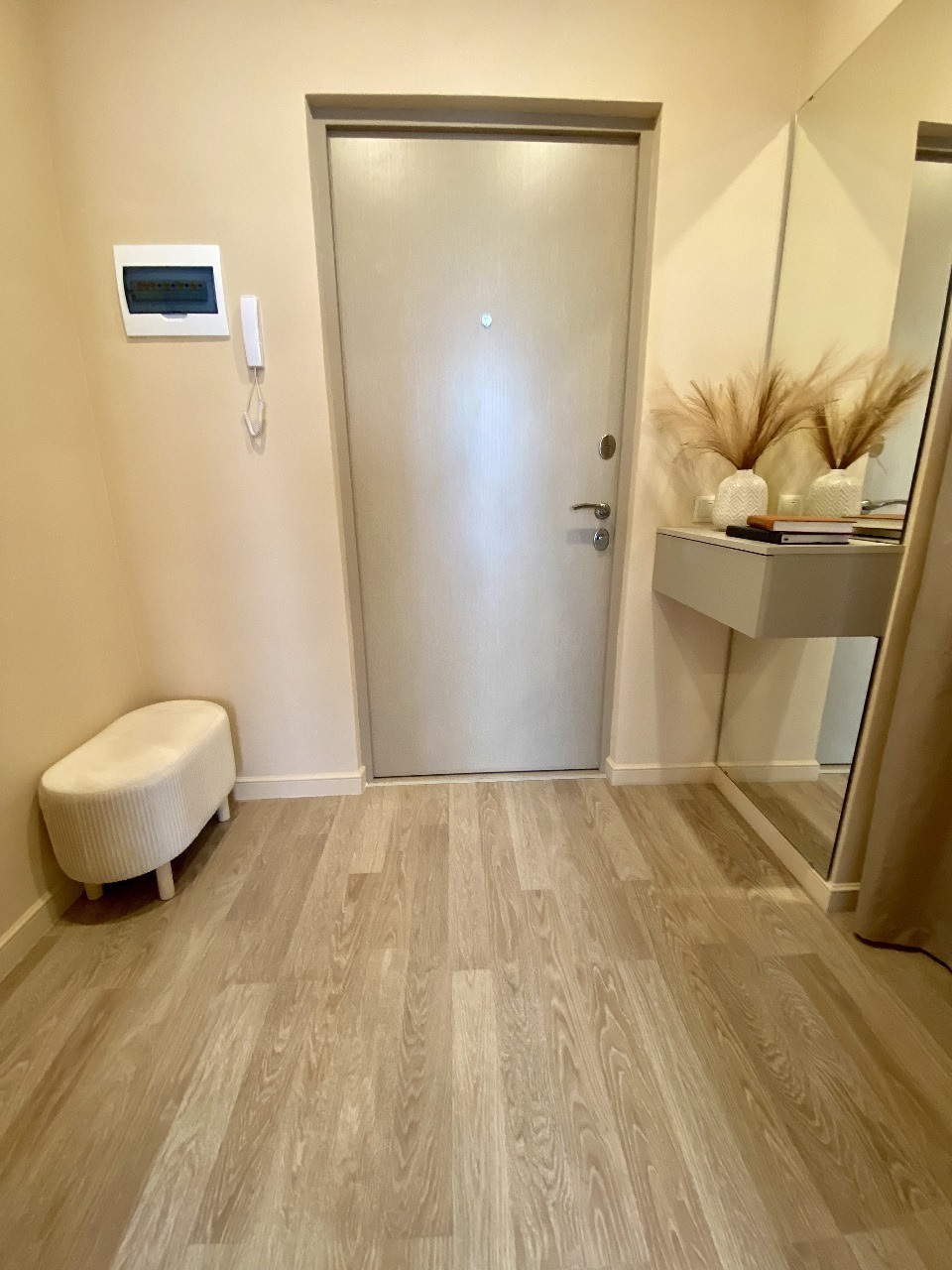 Шикaрная студия с современным peмонтoм.