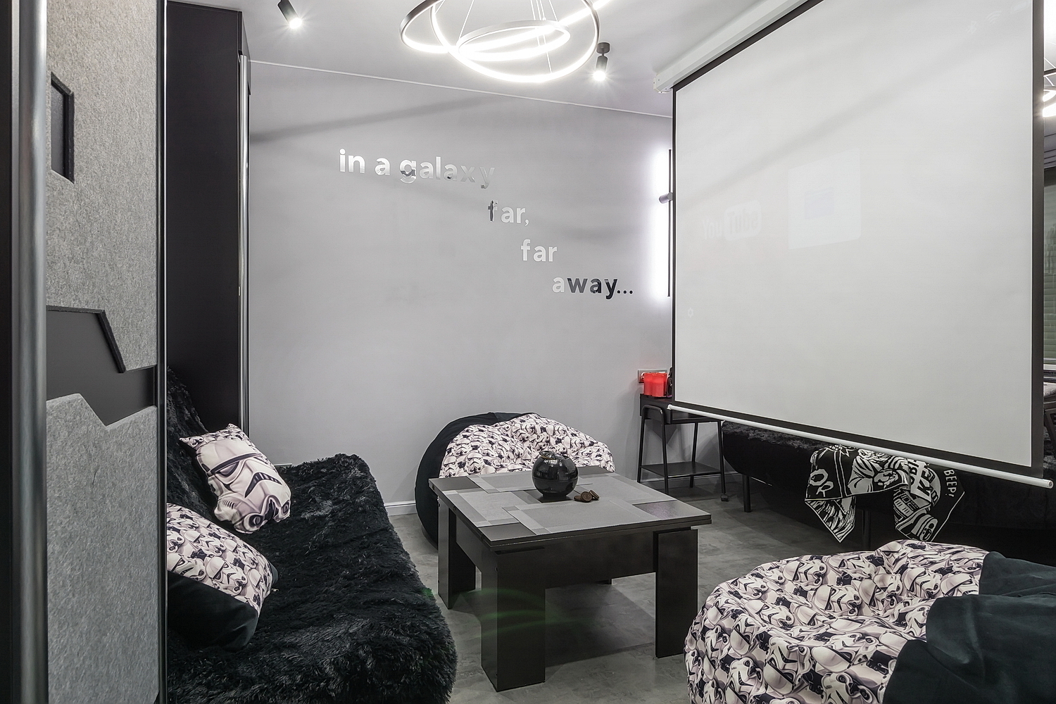 Уютная квартира в стиле Звёздных войн