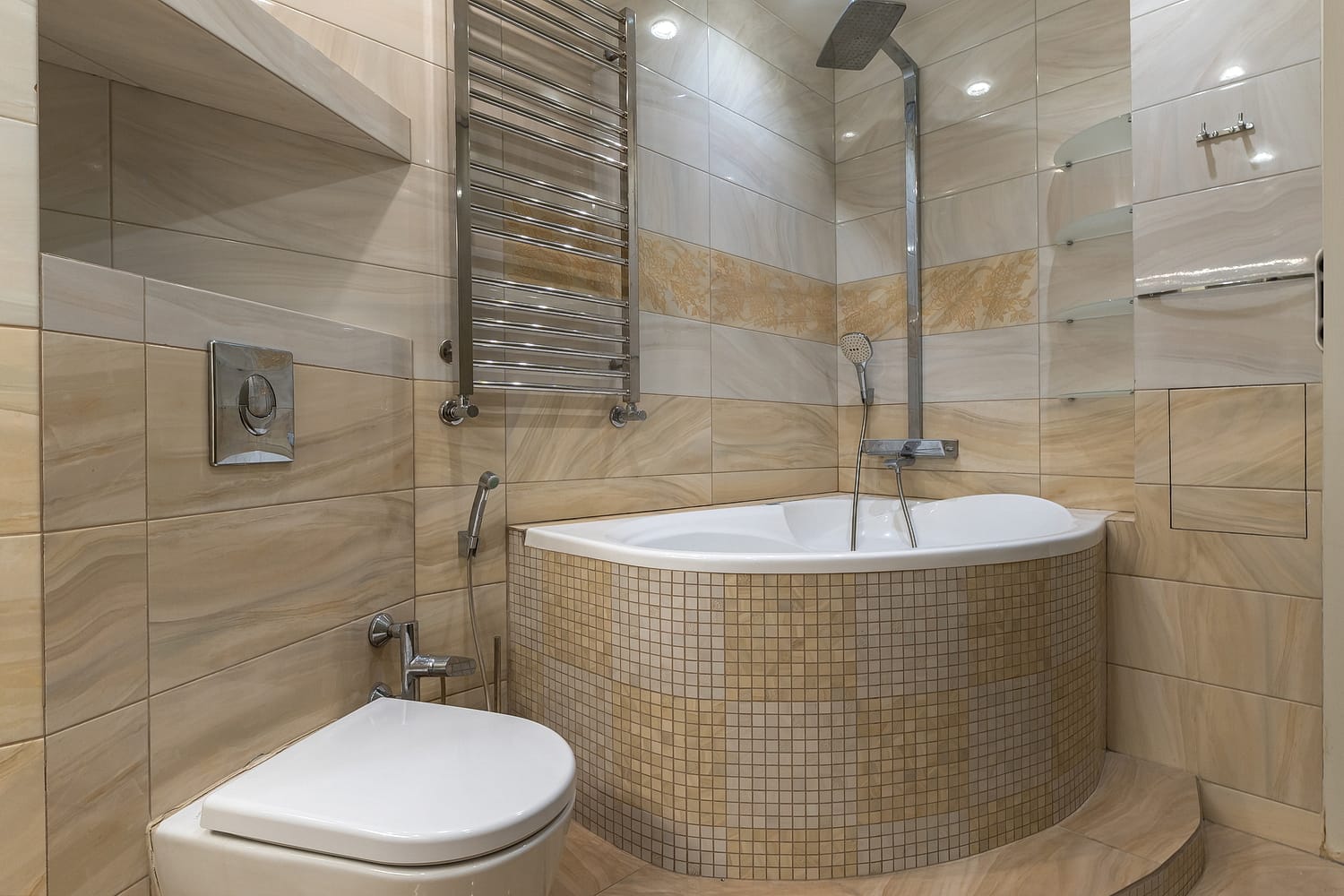 Рядом с Киевским вокзалом дизайнерская студия для 4 гостей!