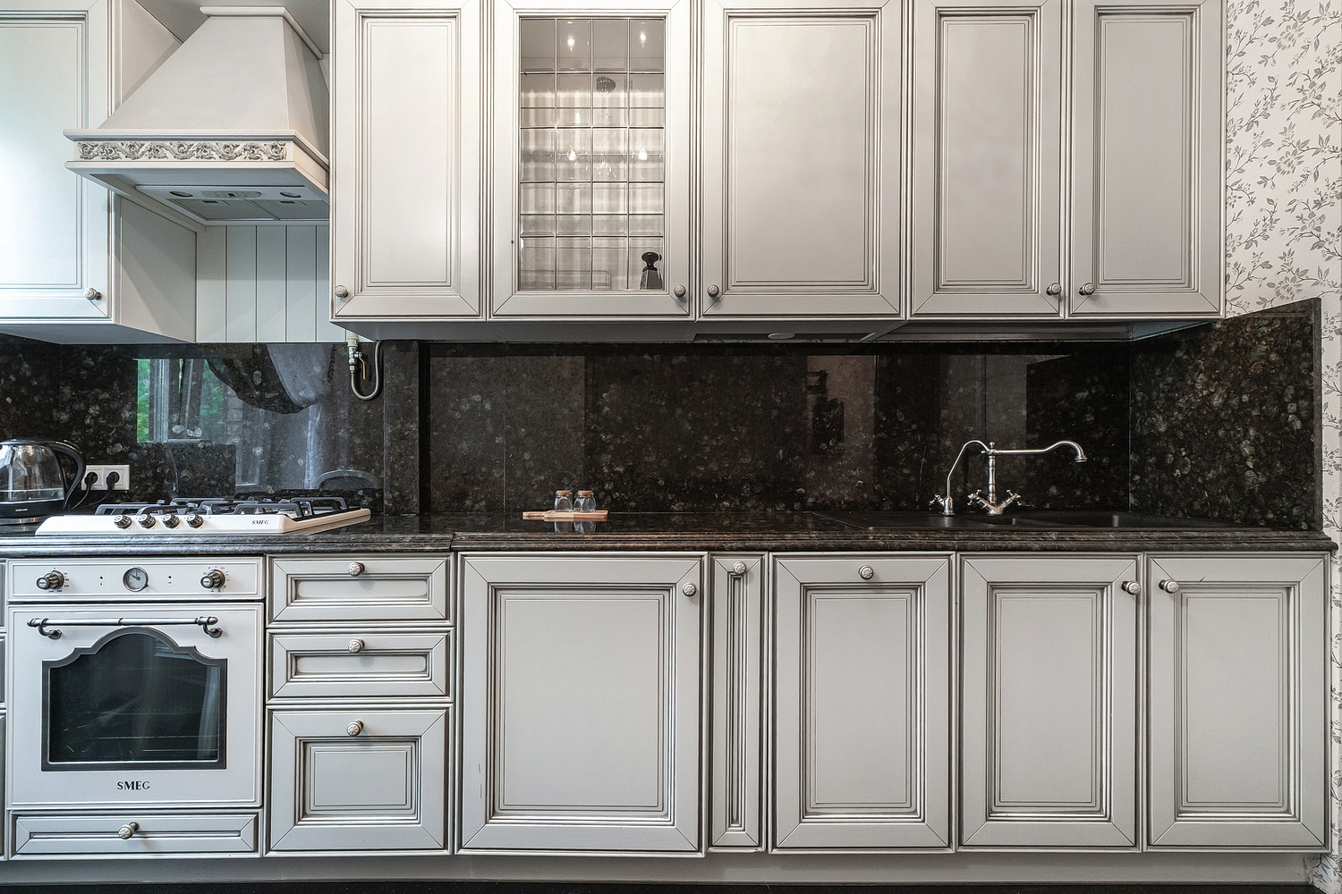 РЯДОМ С КИЕВСКИМ ВОКЗАЛОМ, 1-комнатная современная квартира с кондиционером 