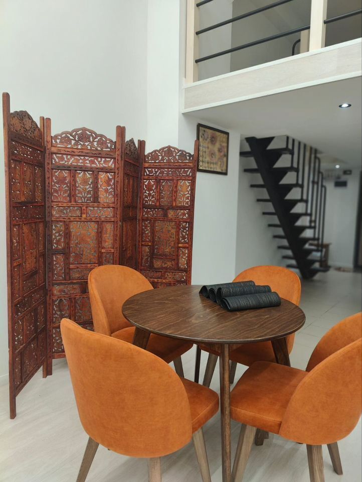 Двухуровневые апартаменты в уютном переулке