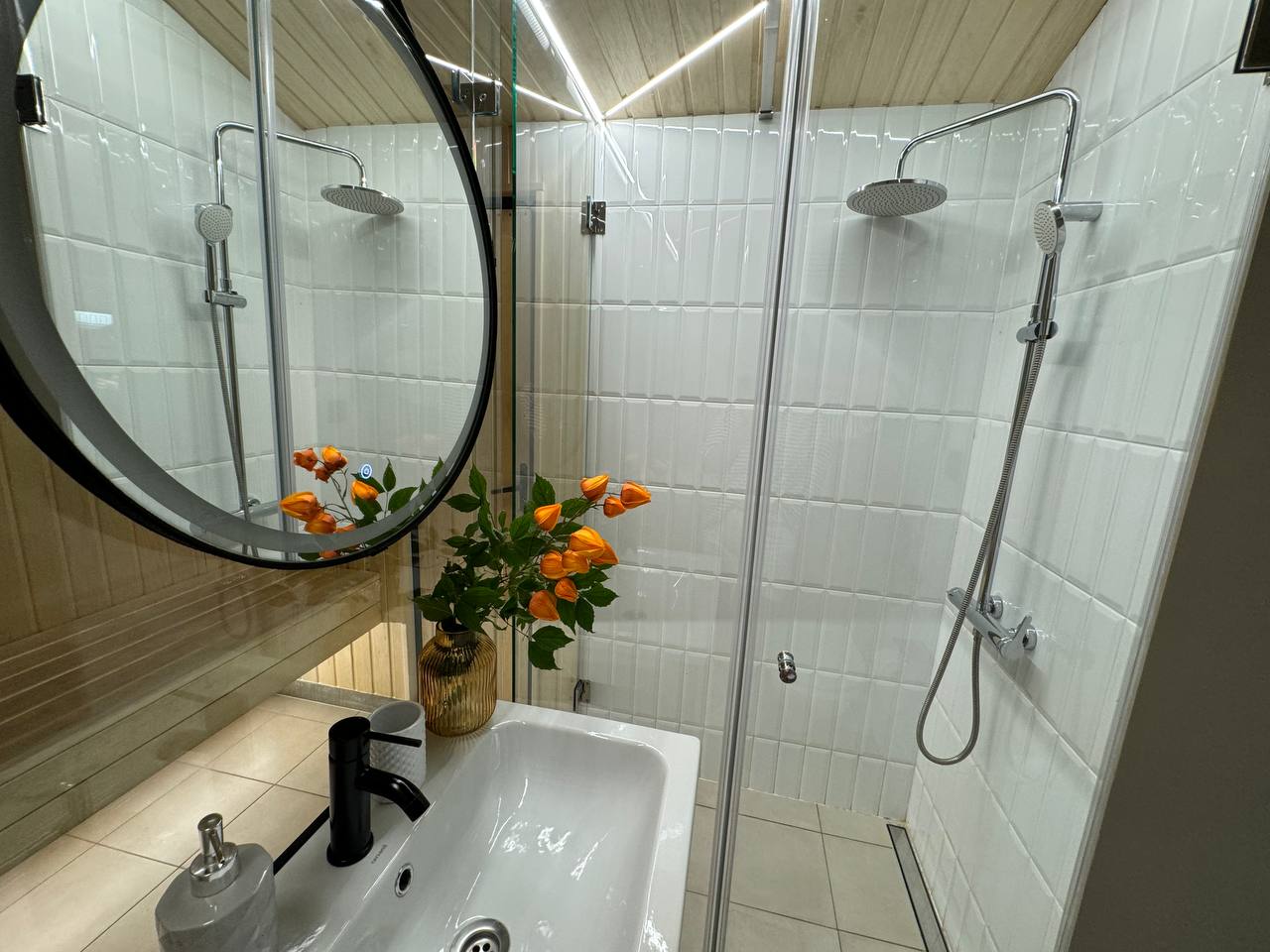 Ультрасовременный домик для отдыха вдвоем с сауной, мангальной зоной и купелью на берегу Немчиновского пруда!