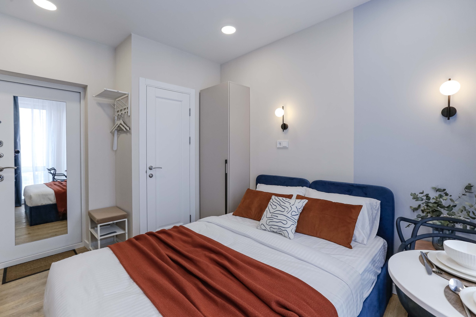 Уютная студия на Новоостаповской