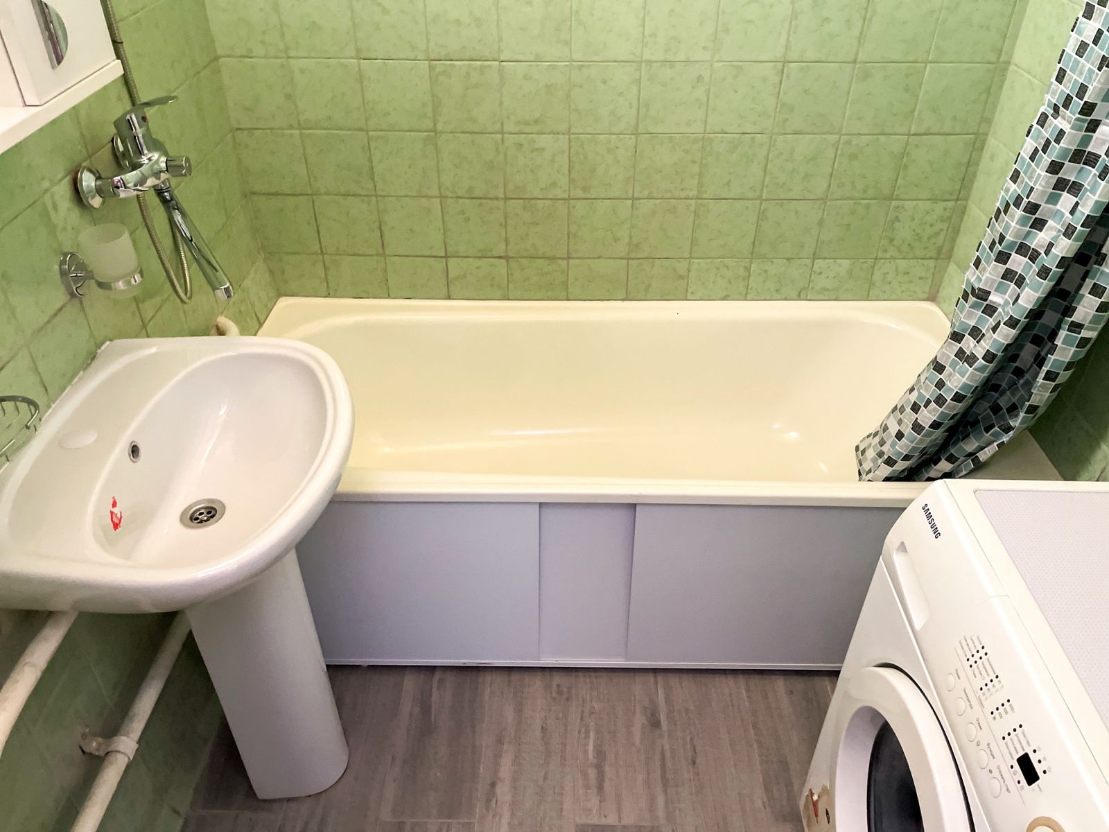 Просторные апартаменты Like Home Apartment у м. Oзepная