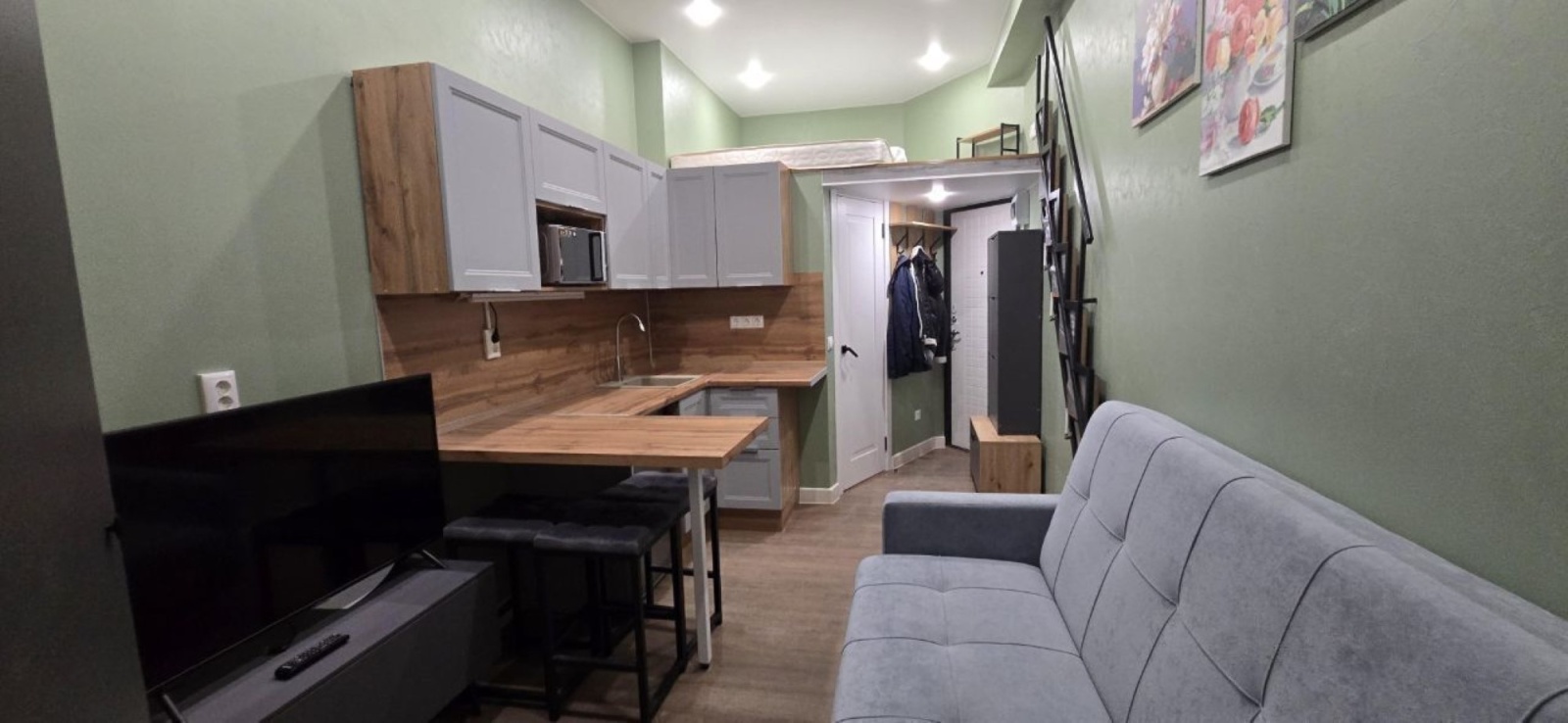 Студия в цeнтpe Москвы