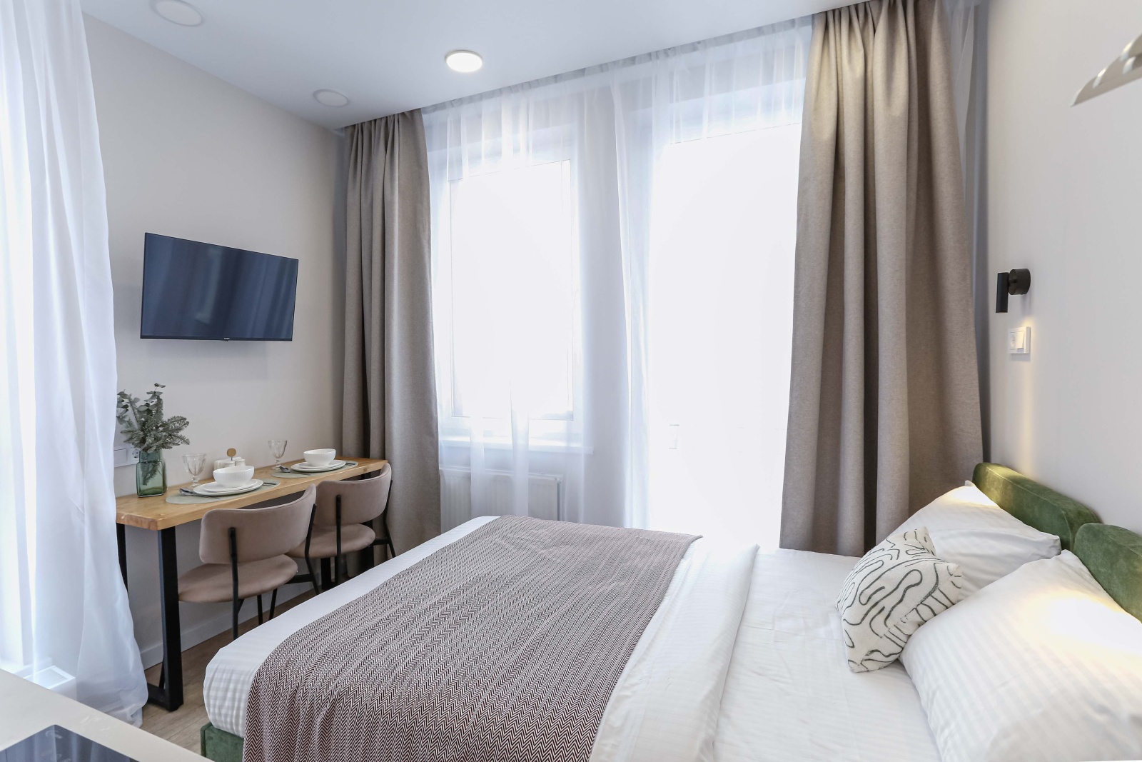 Уютная студия на Новоостаповской