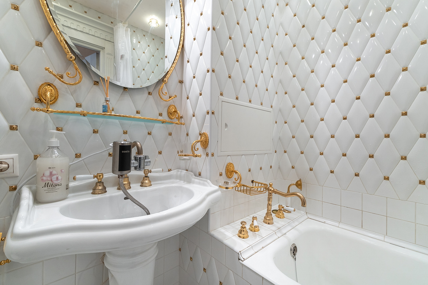 РЯДОМ С КИЕВСКИМ ВОКЗАЛОМ, 1-комнатная современная квартира с кондиционером 