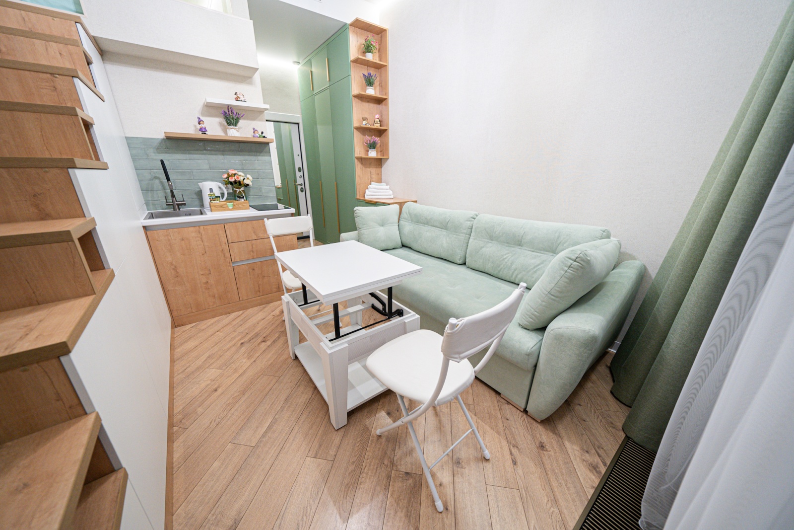 Квартира-студия с завораживающим видом на старую Москву