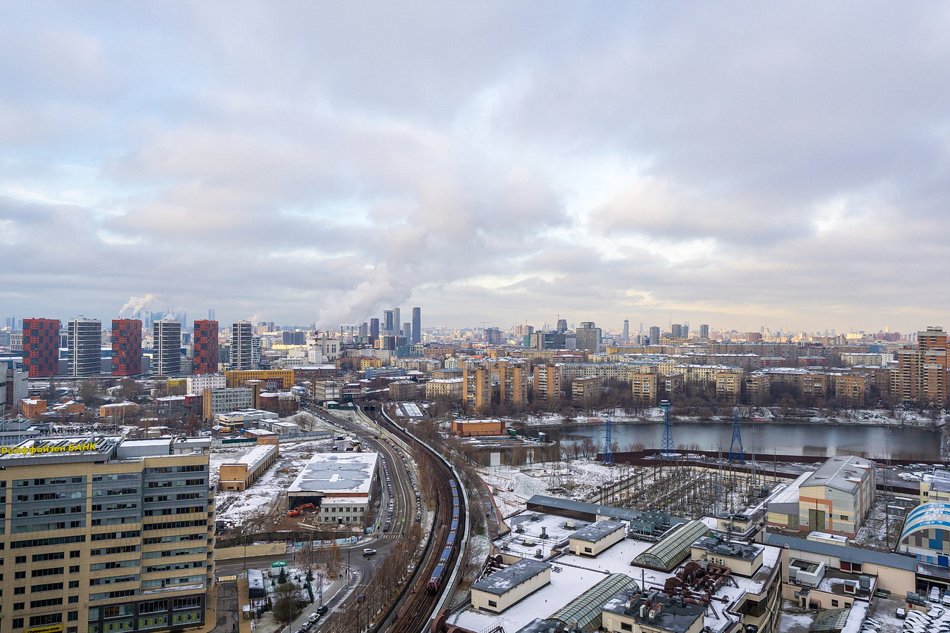 Бизнес-студия с видом на Москва-реку