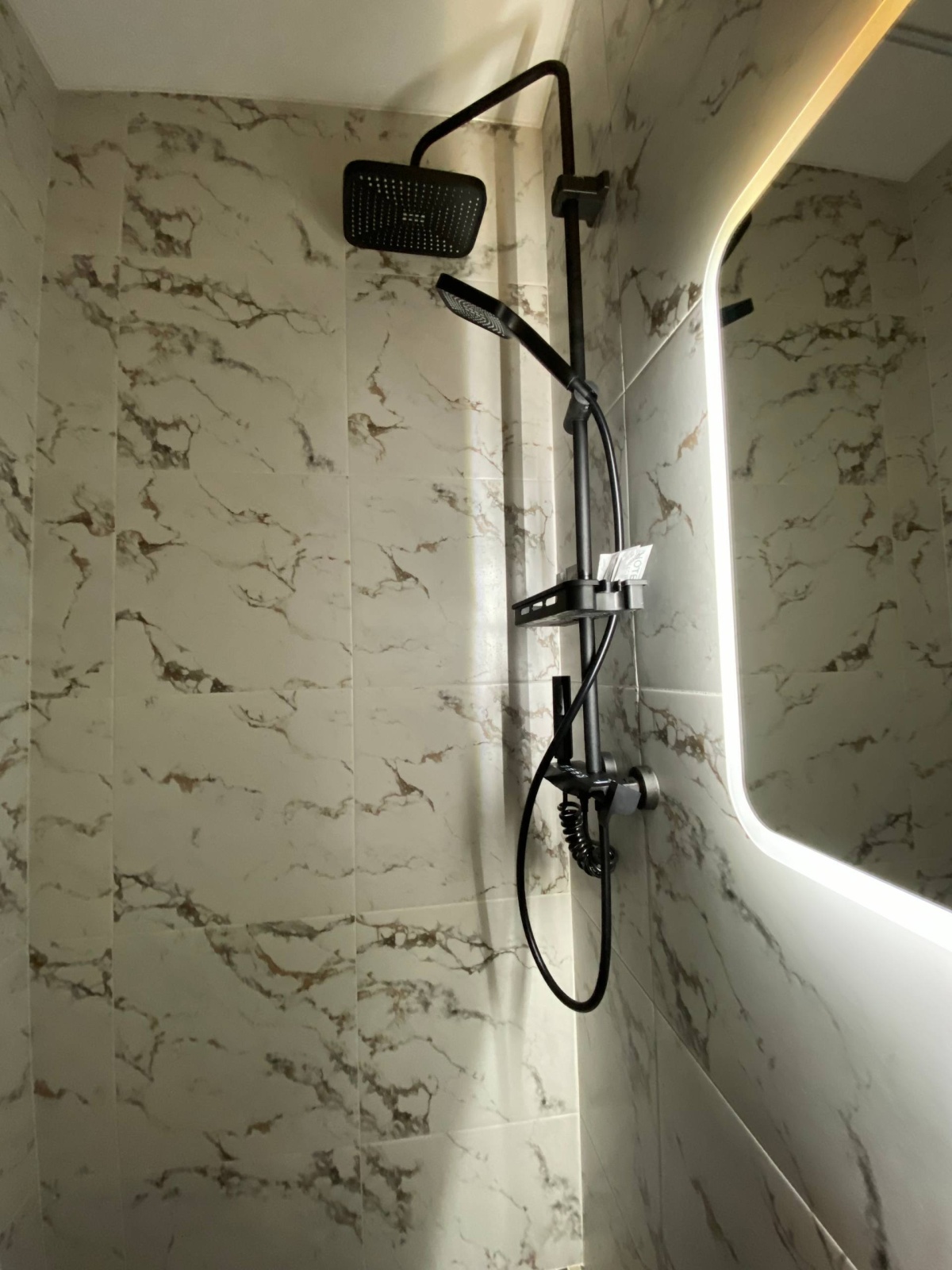 Квартира на Новоостаповской 20