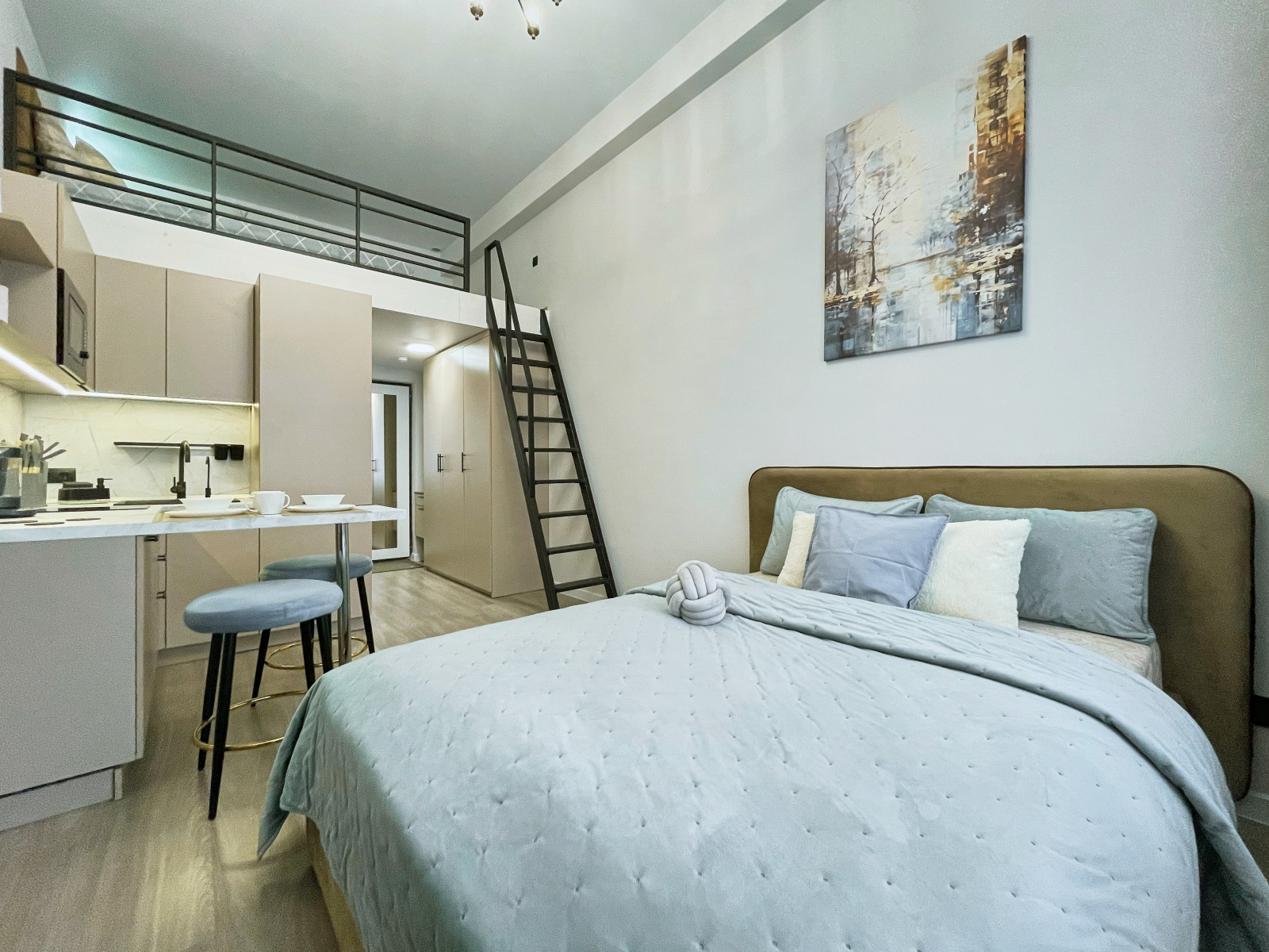 Двухуровневая квартира с двумя кроватями от FolkFort