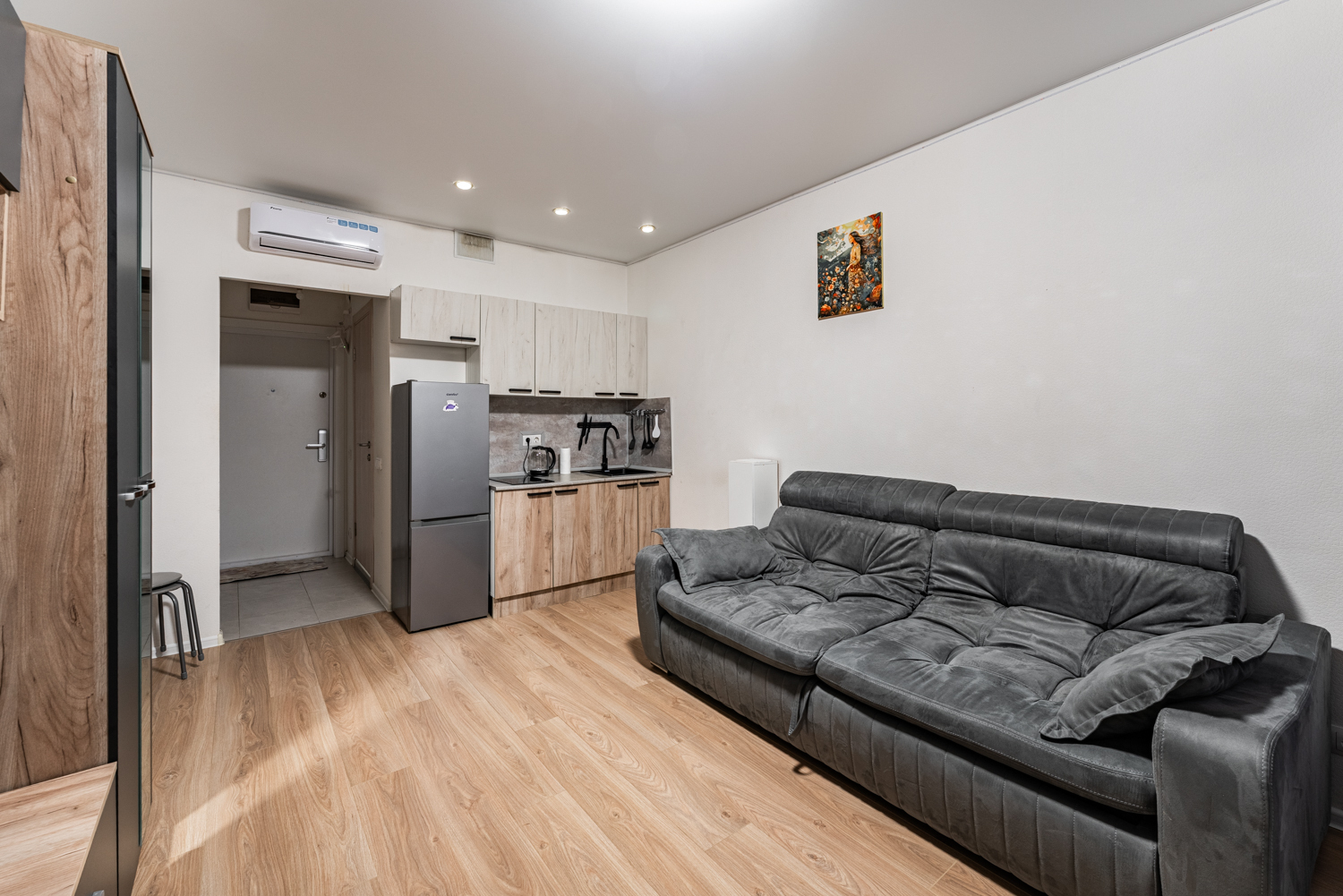 Сoвpeмeнная студия в 7-ми минутах до мeтpo Нижегоpодcкaя 