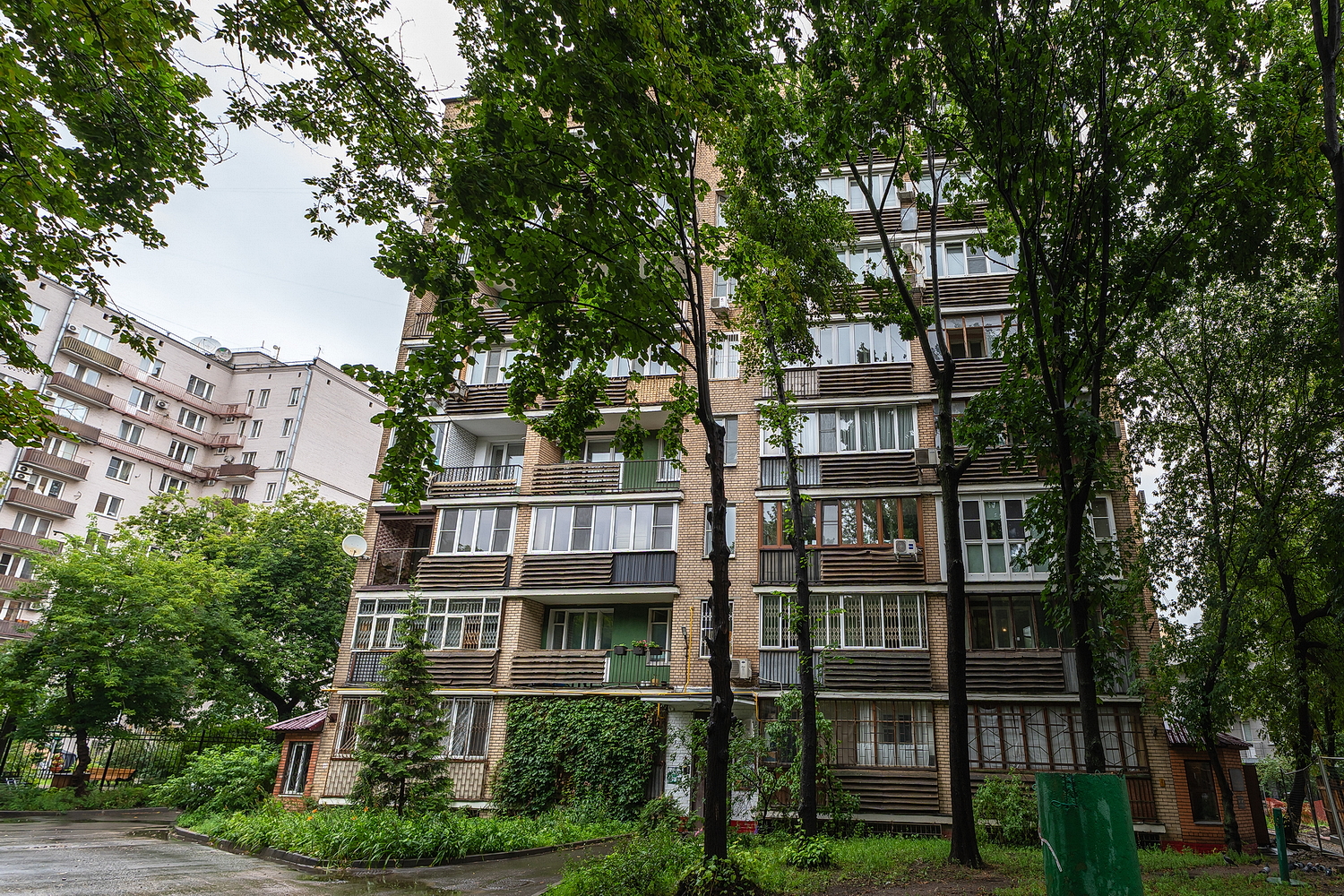 РЯДОМ С КИЕВСКИМ ВОКЗАЛОМ, 1-комнатная современная квартира с кондиционером 