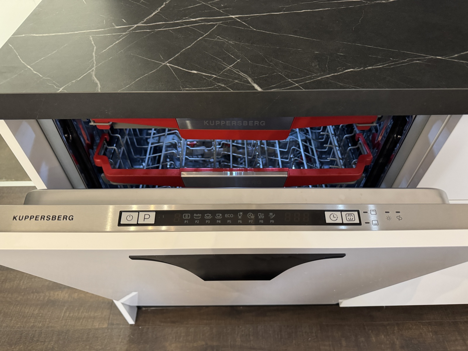 Современная просторная студия 28м на Рижской