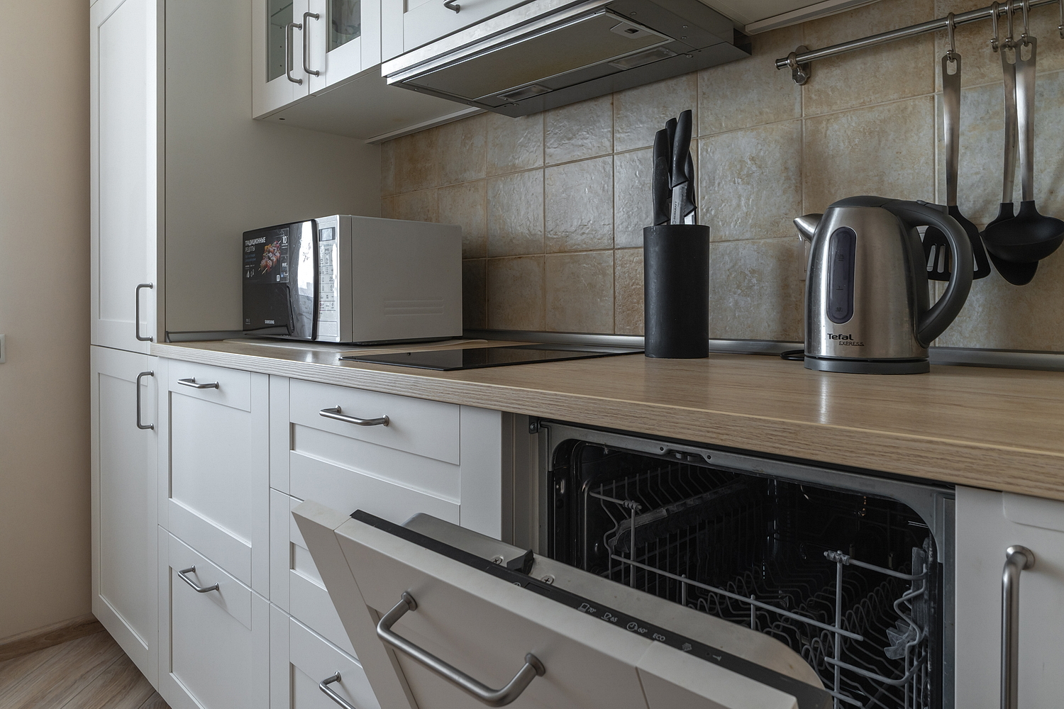 Уютная 1-комнатная квартира с кондиционером в центре у м. Серпуховская. 