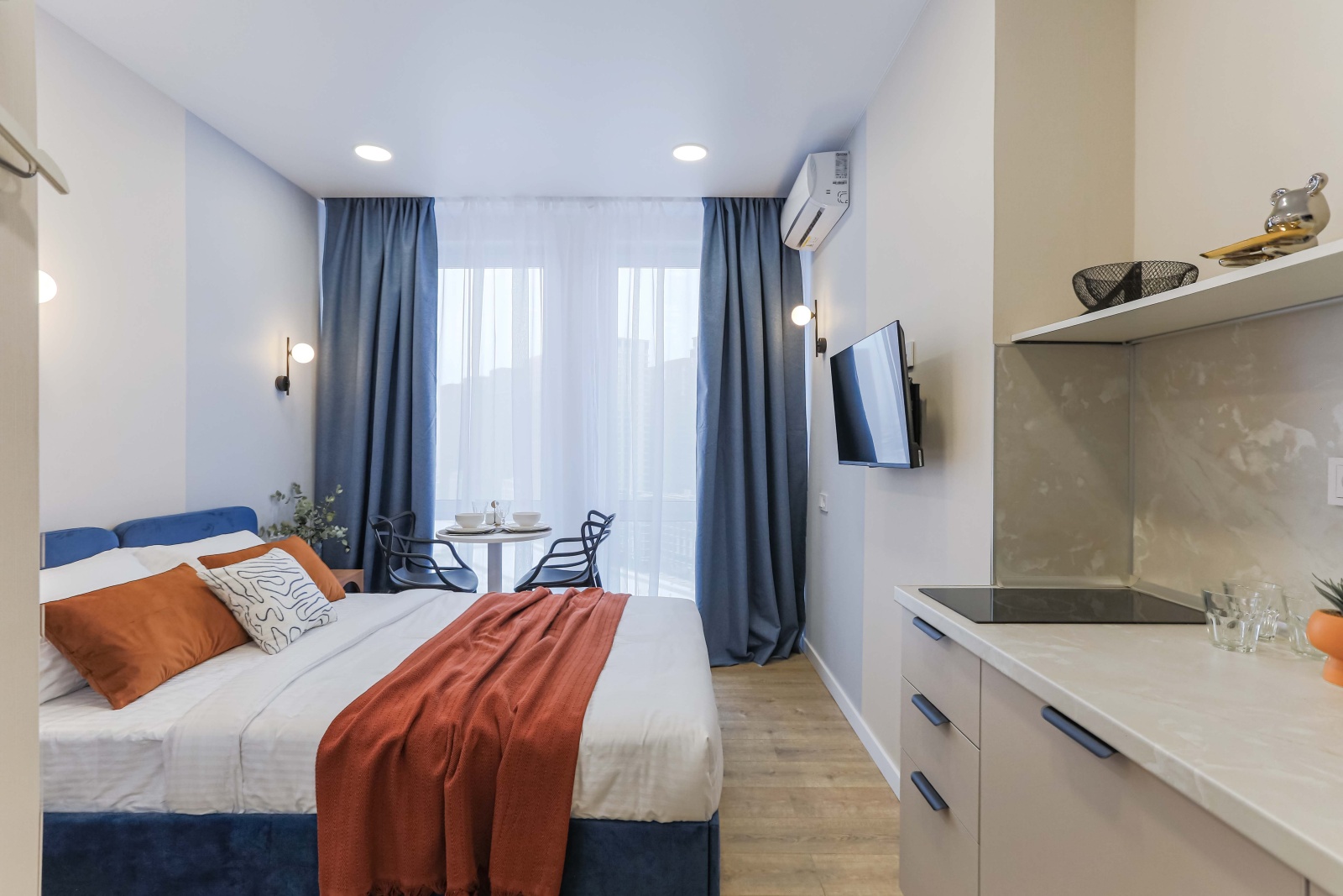 Уютная студия на Новоостаповской