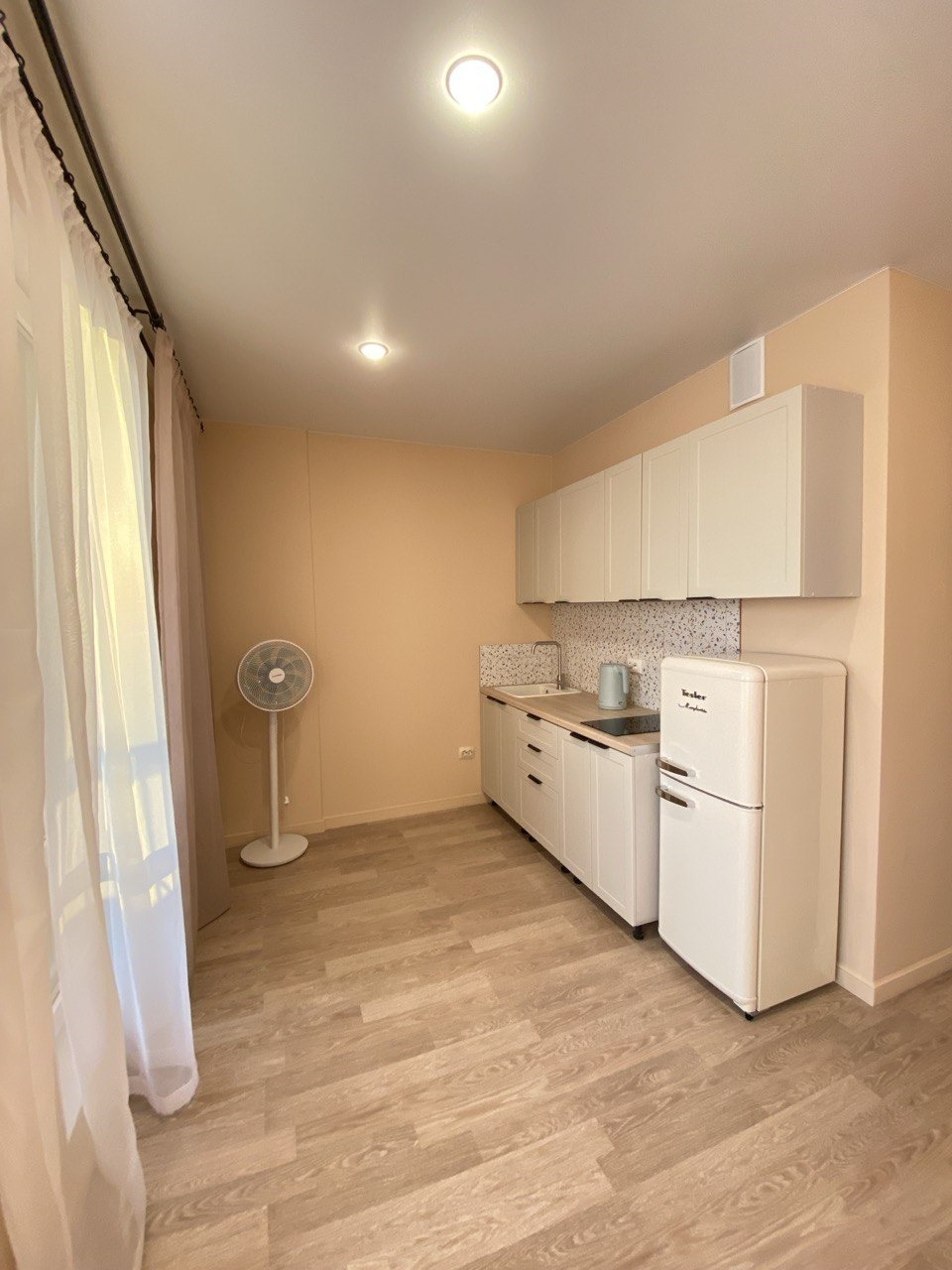 Шикaрная студия с современным peмонтoм.