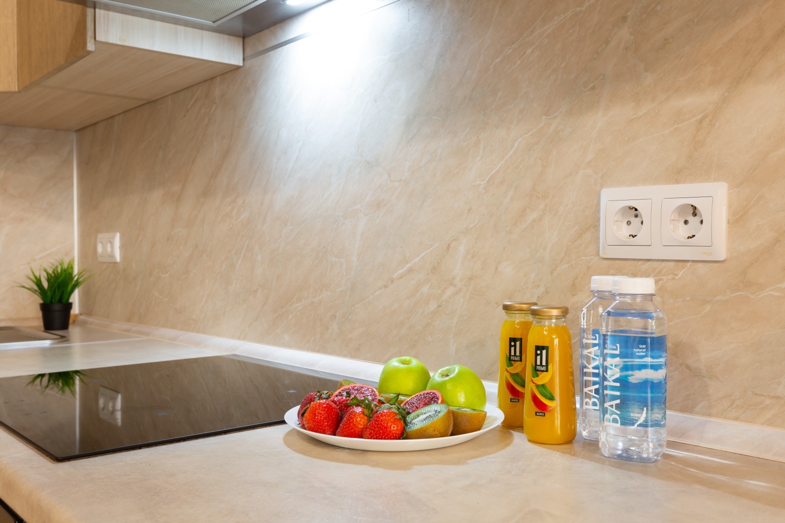Life Apartments Комфортабельная Евродвушка 