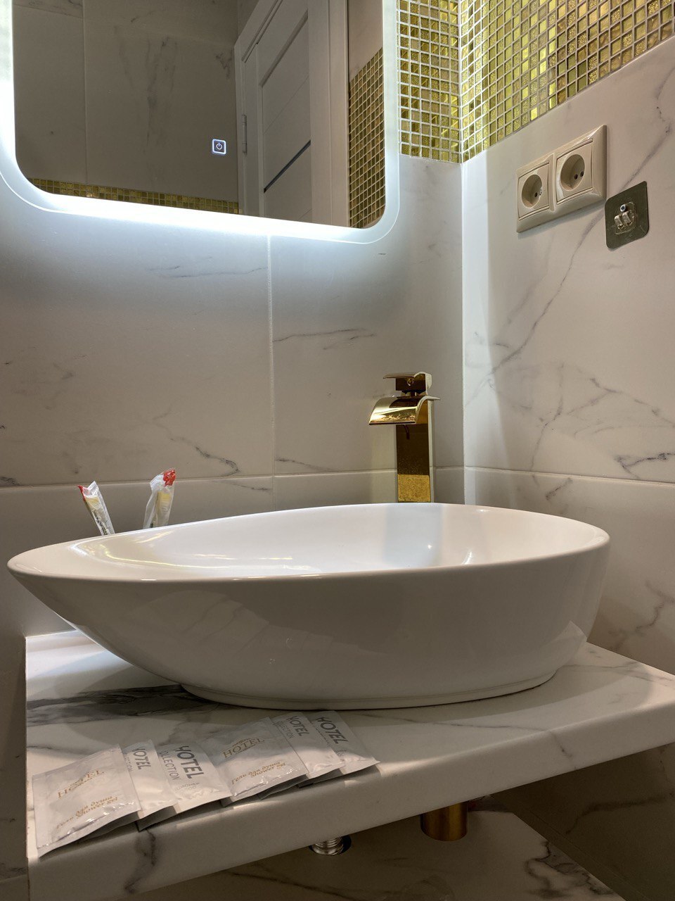 Квартира на Новоостаповской 20