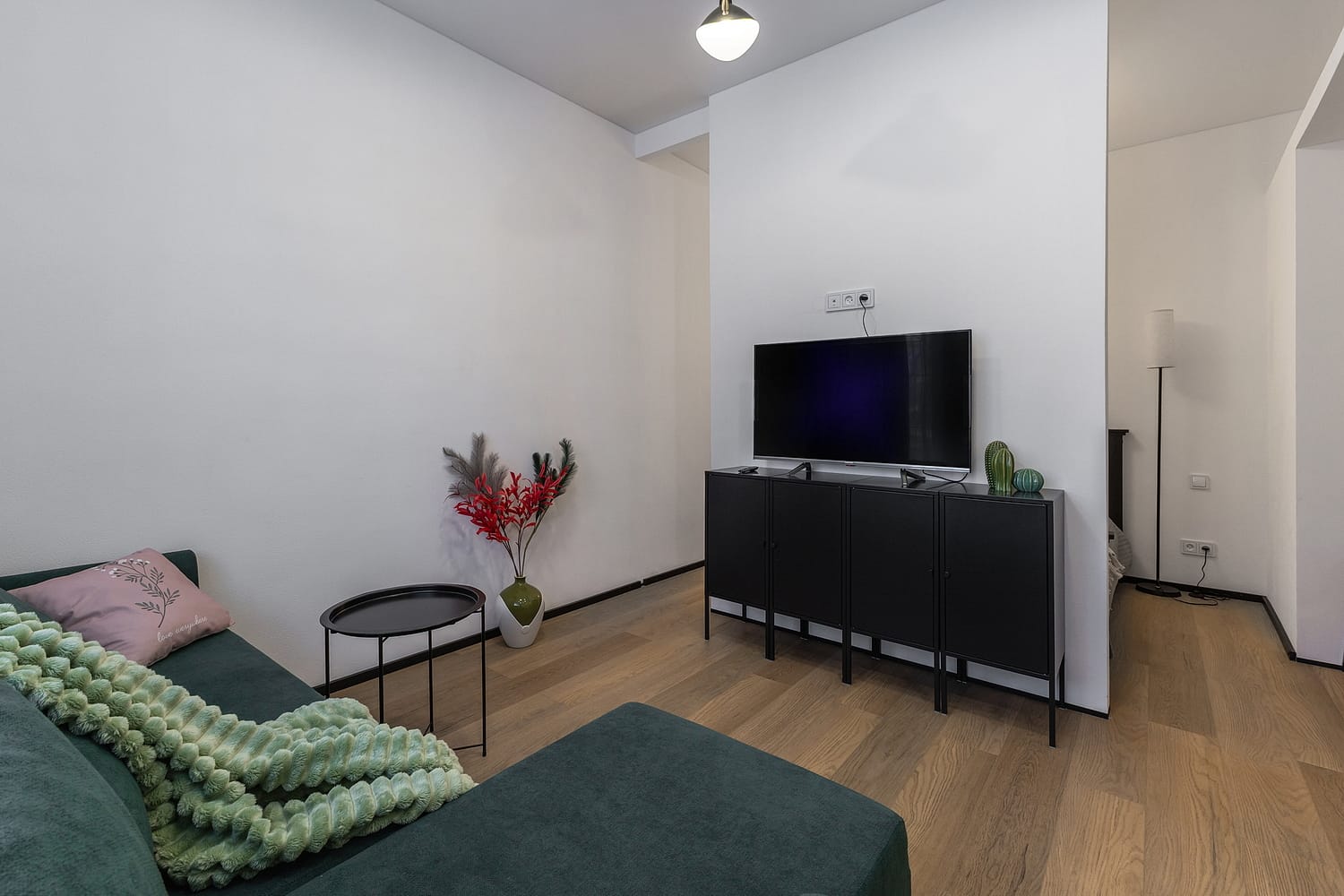 2-комнатная квартира на 1 этаже рядом с ФМБЦ им.Бурназяна А.И.