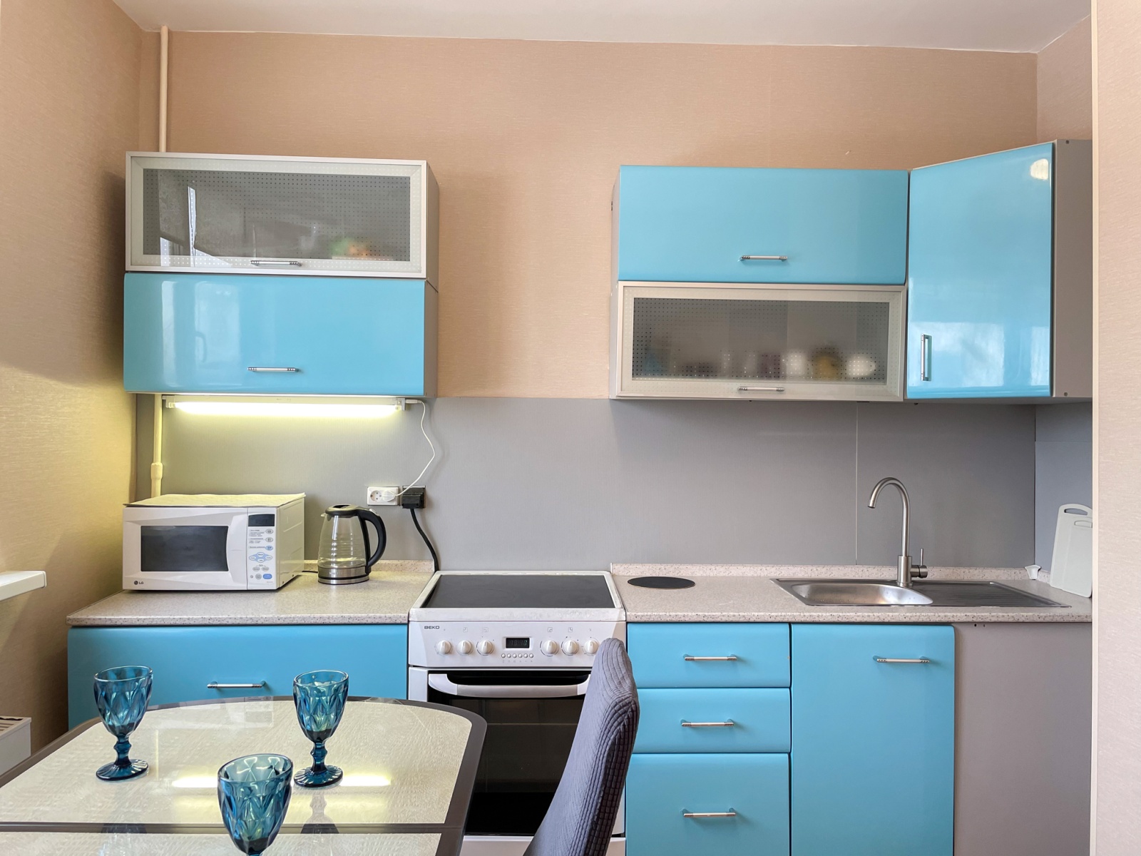 Просторные апартаменты Like Home Apartment у м. Oзepная