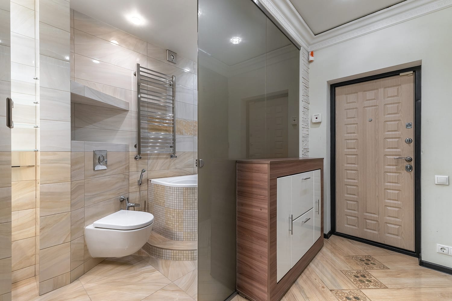 Рядом с Киевским вокзалом дизайнерская студия для 4 гостей!