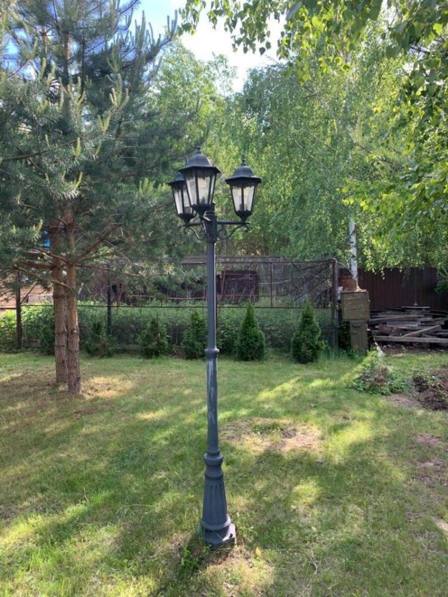 Уютный дом в лесу