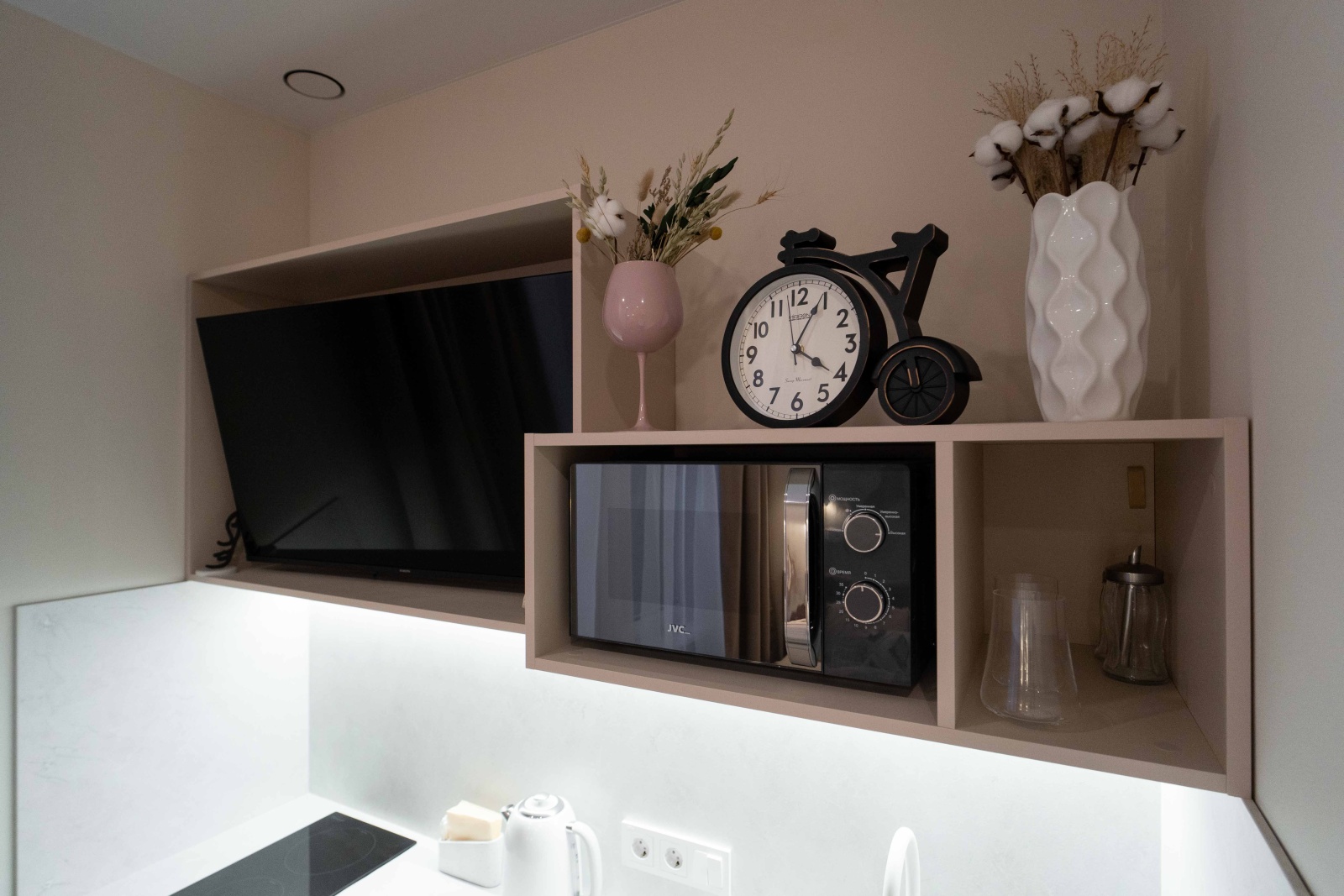 Уютная студия на Новоостаповской