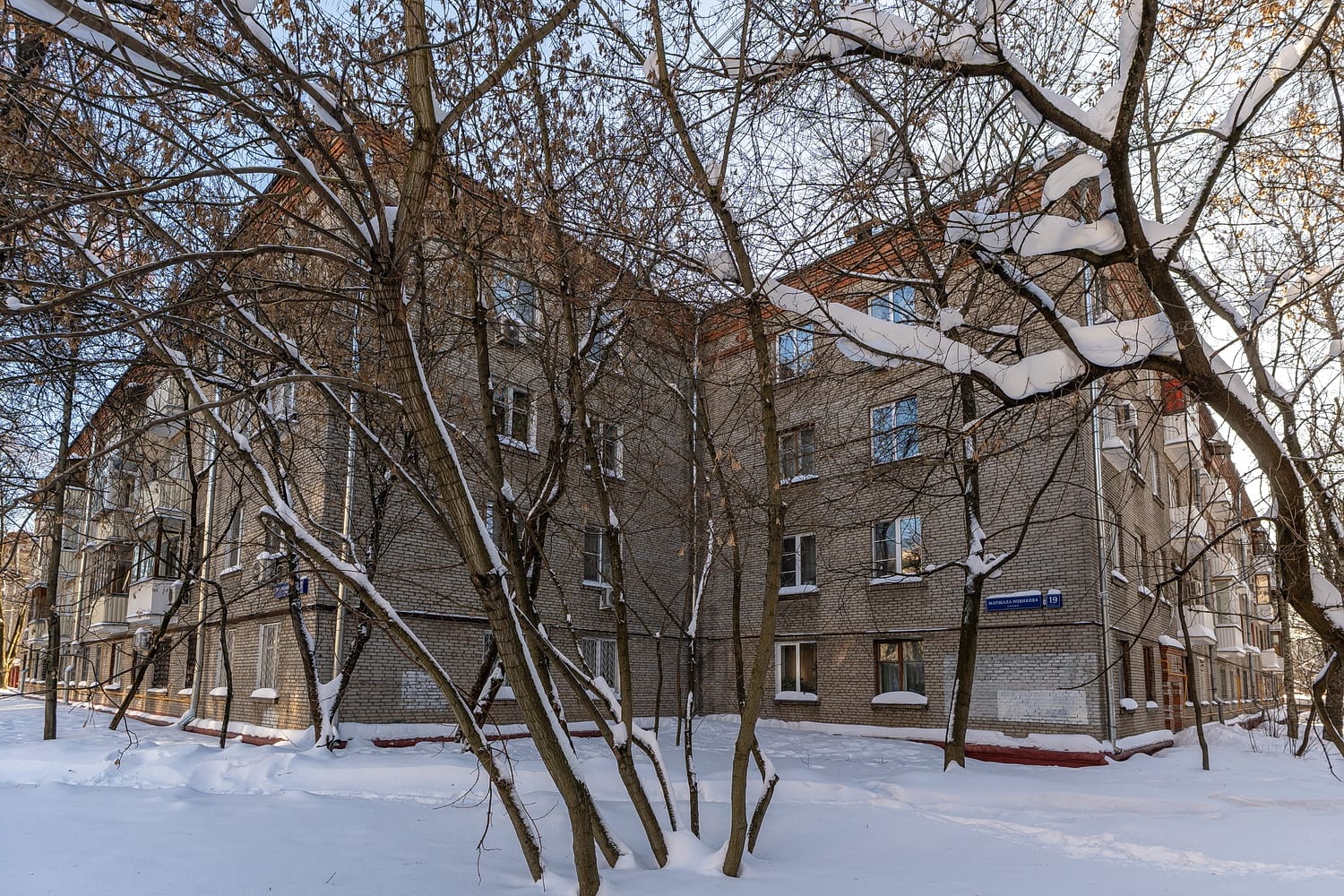 2-комнатная квартира на 1 этаже рядом с ФМБЦ им.Бурназяна А.И.