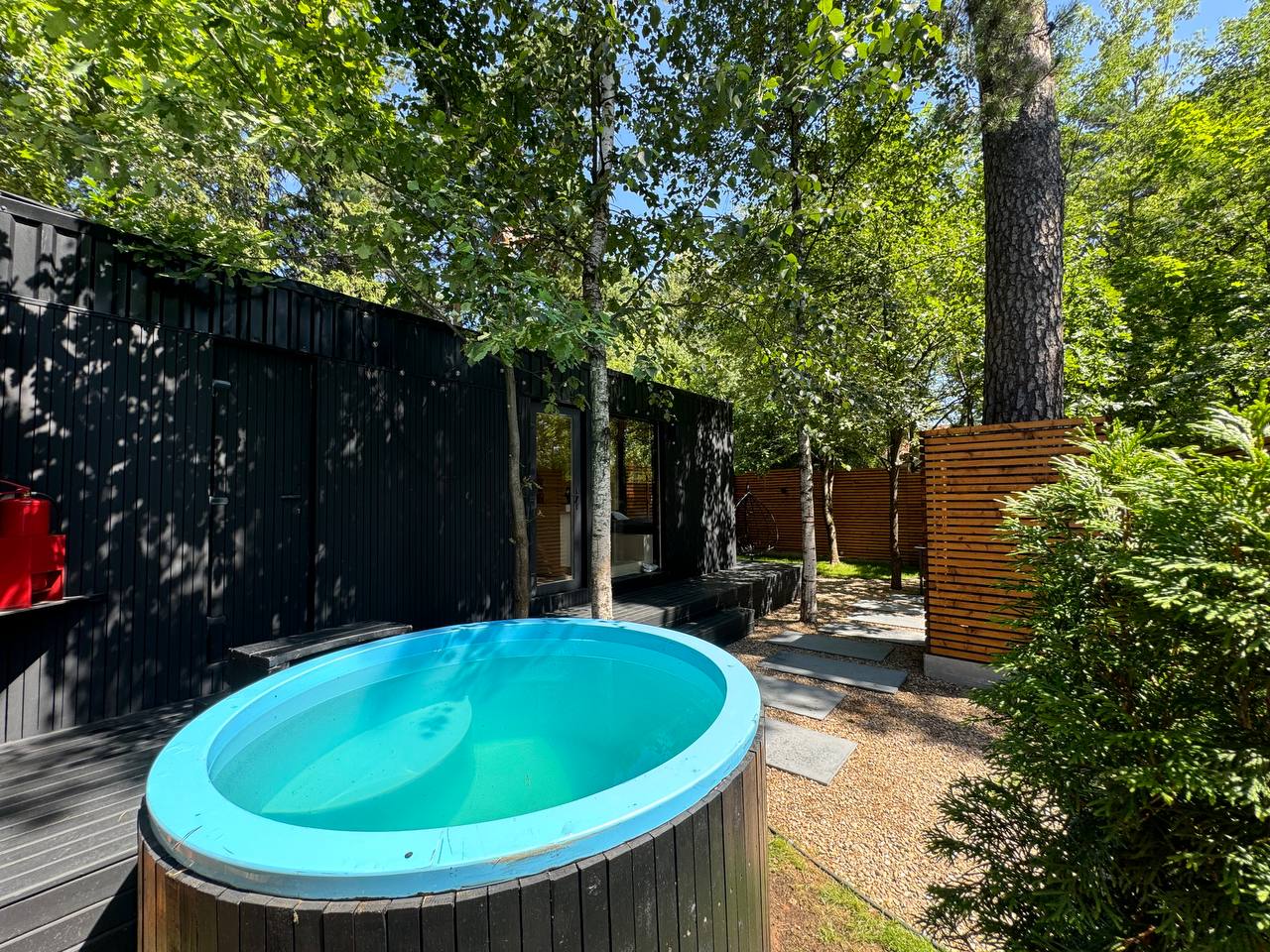 Ультрасовременный домик для отдыха вдвоем с сауной, мангальной зоной и купелью на берегу Немчиновского пруда!