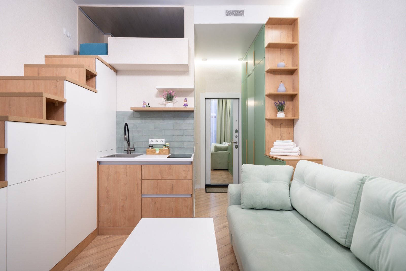 Квартира-студия с завораживающим видом на старую Москву