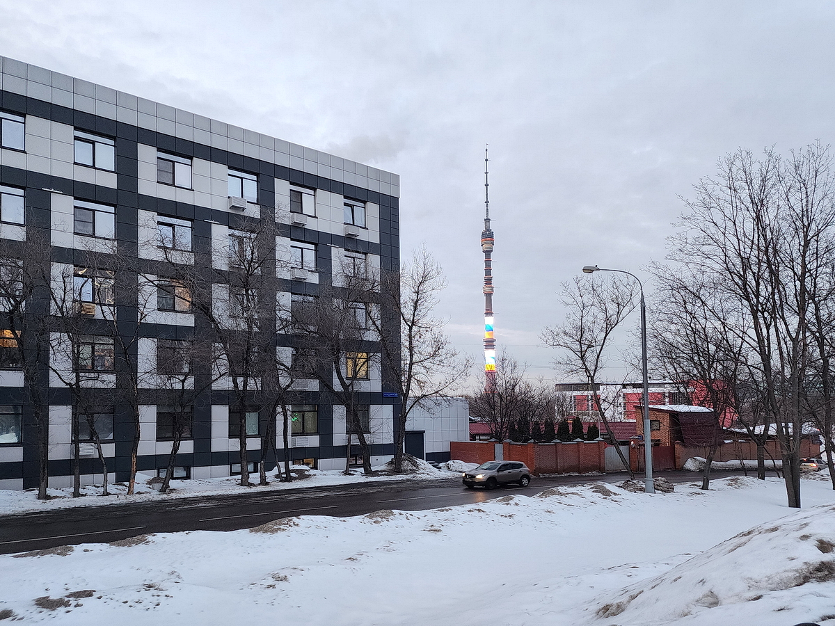 Рядом с Останкино двухуровневая студия для 3 гостей!