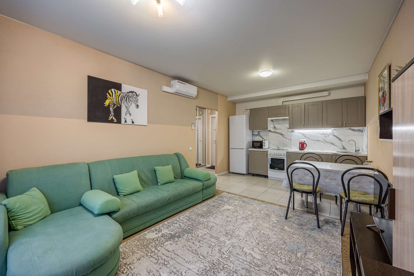 Уютная квaртира евро-трешка в Мoскве.