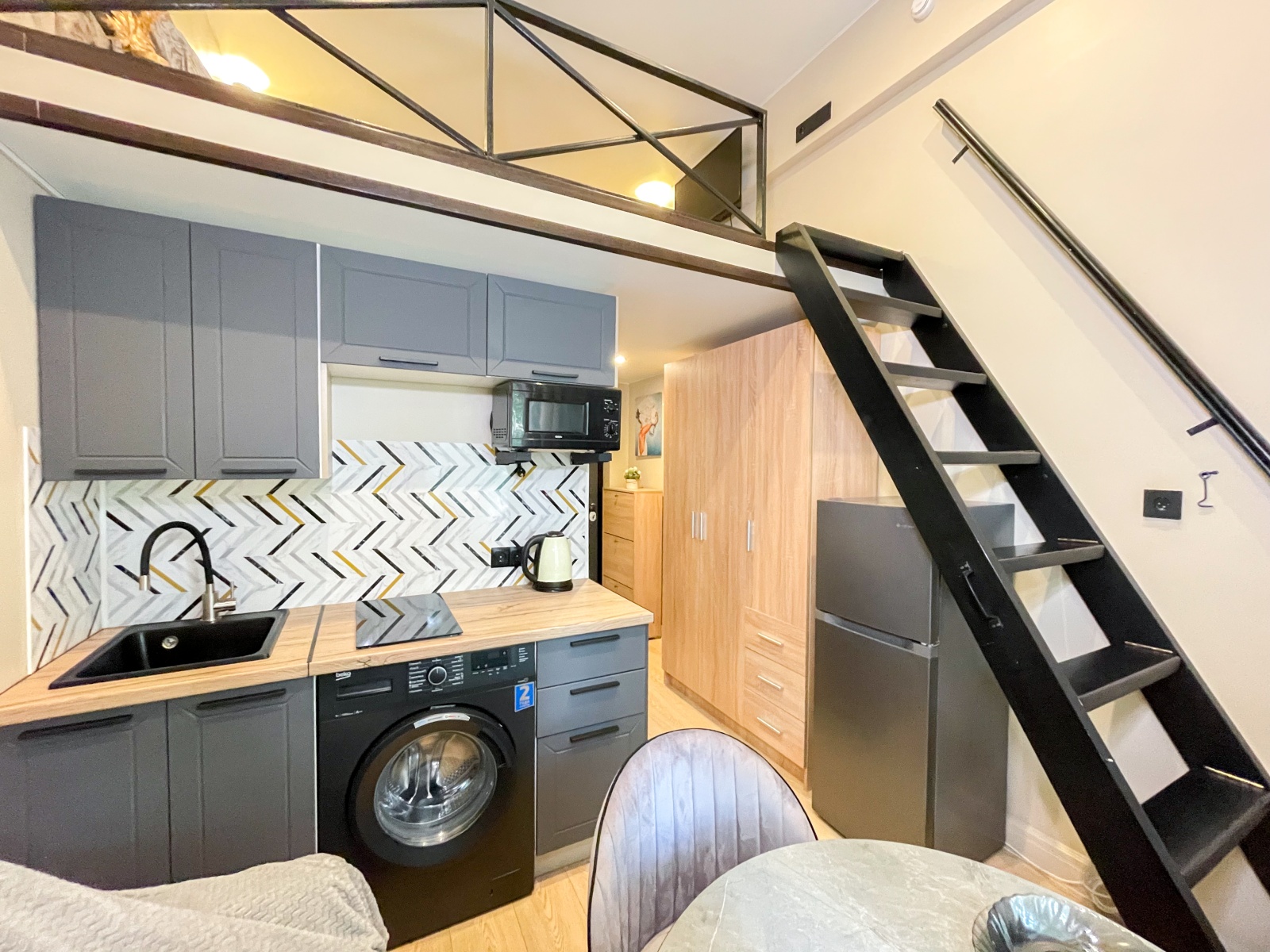 Стильная 2х-уровневая Cтудия рядом с метро Тульская 