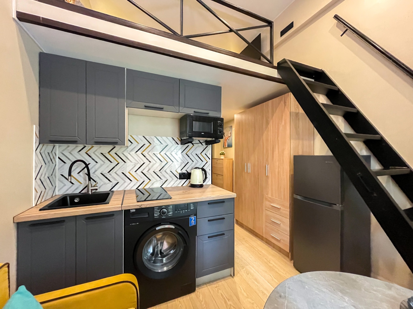 Стильная 2х-уровневая Cтудия рядом с метро Тульская 