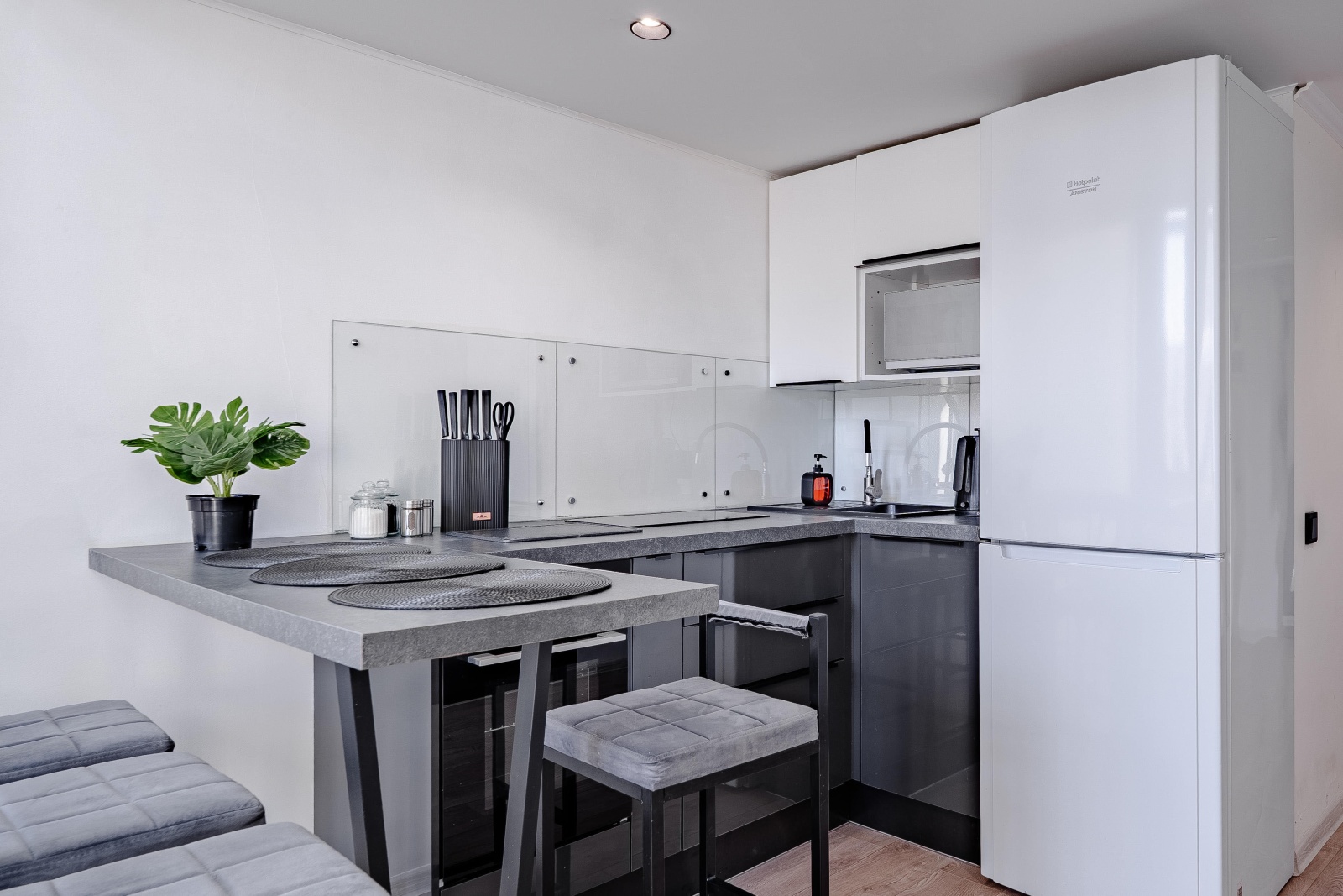 Двухуровневые апартаменты в здании бизнес класса рядом с метро Сокол