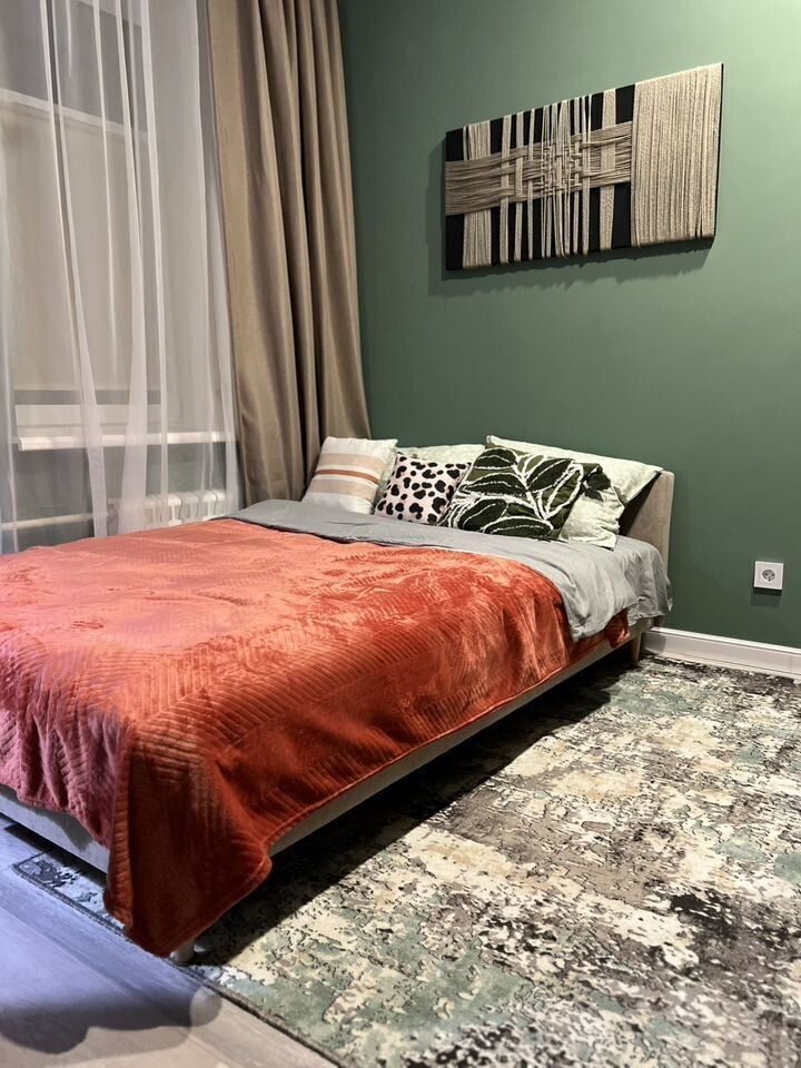 Студия у метро Доcтoeвскaя