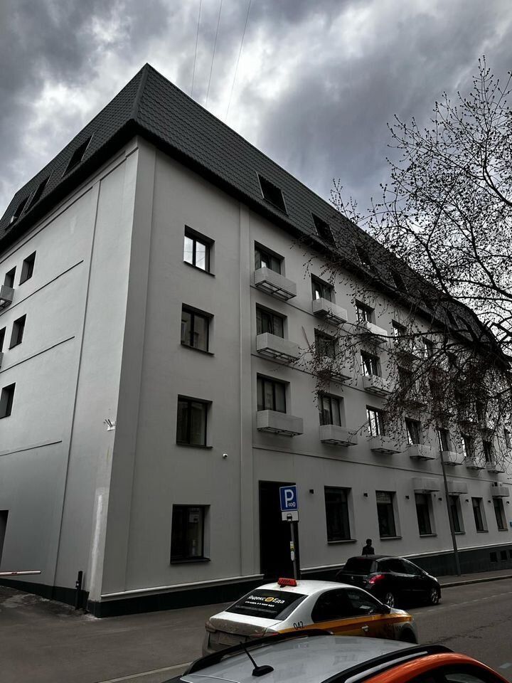 Двухуровневые апартаменты в уютном переулке