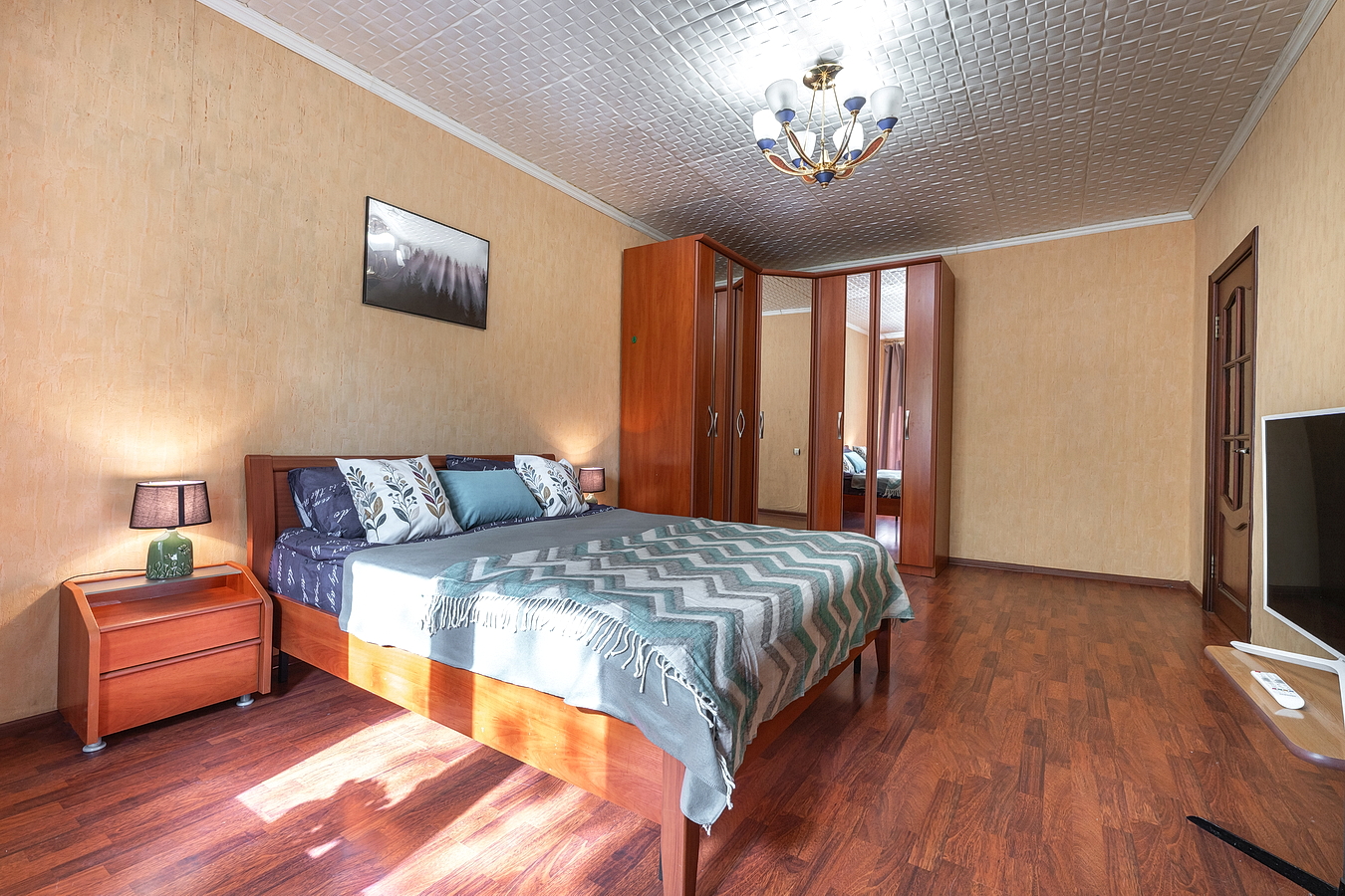 Возле ЦИТО пятиместная 2-комнатная квартира у метро Войковская— идеальный вариант для комфортного проживания в Москве! 