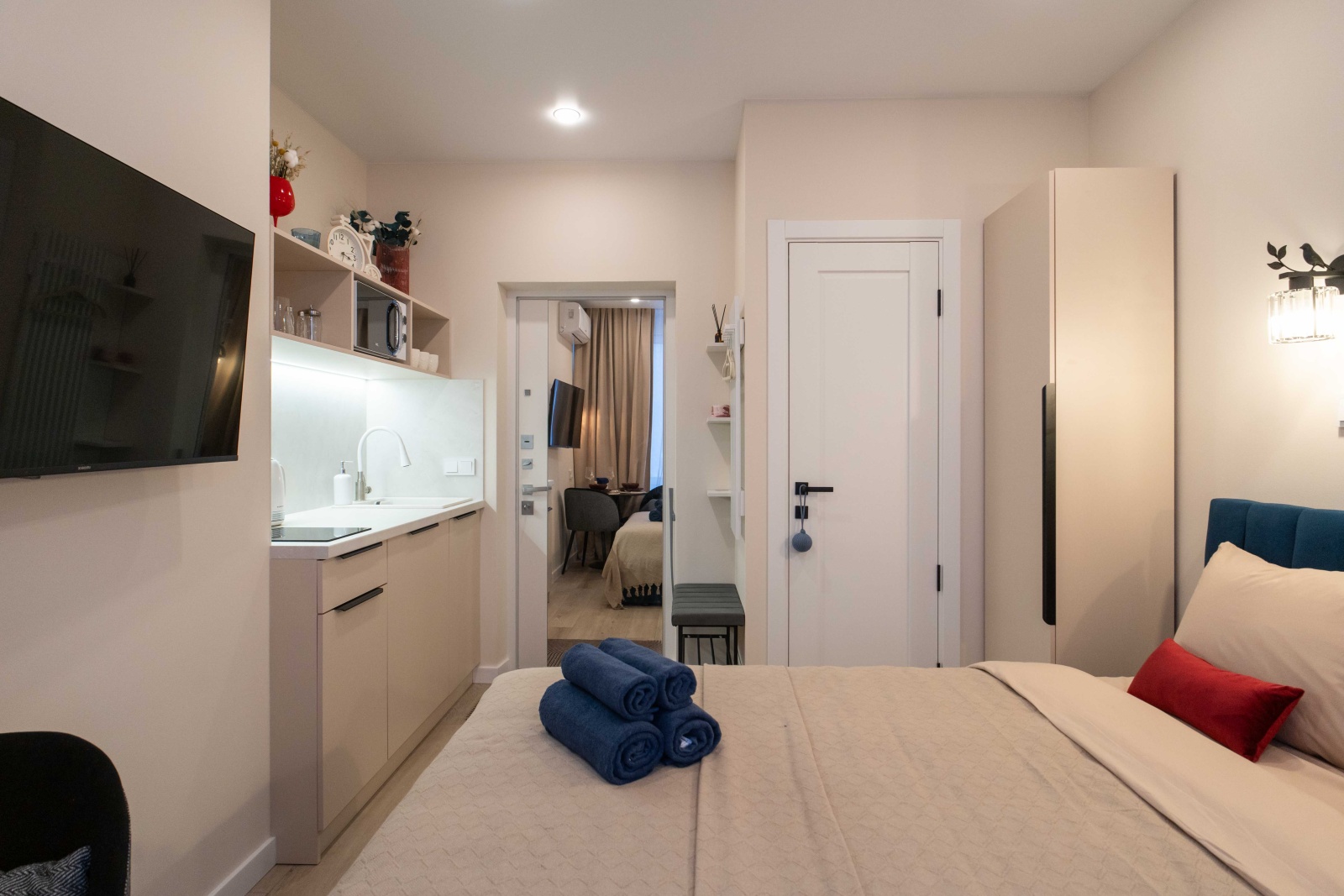 Уютная студия на Новоостаповской