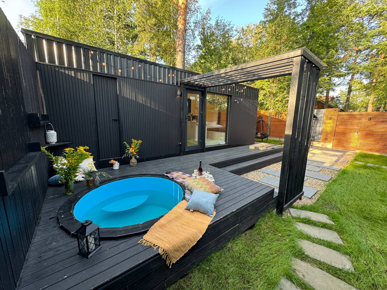 Ультрасовременный домик для отдыха вдвоем с сауной, мангальной зоной и купелью на берегу Немчиновского пруда!