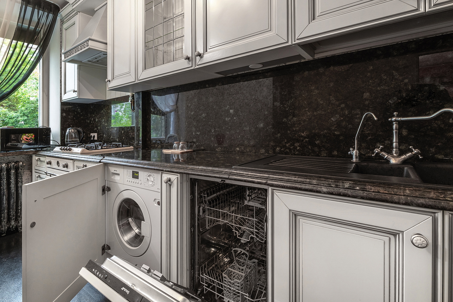 РЯДОМ С КИЕВСКИМ ВОКЗАЛОМ, 1-комнатная современная квартира с кондиционером 