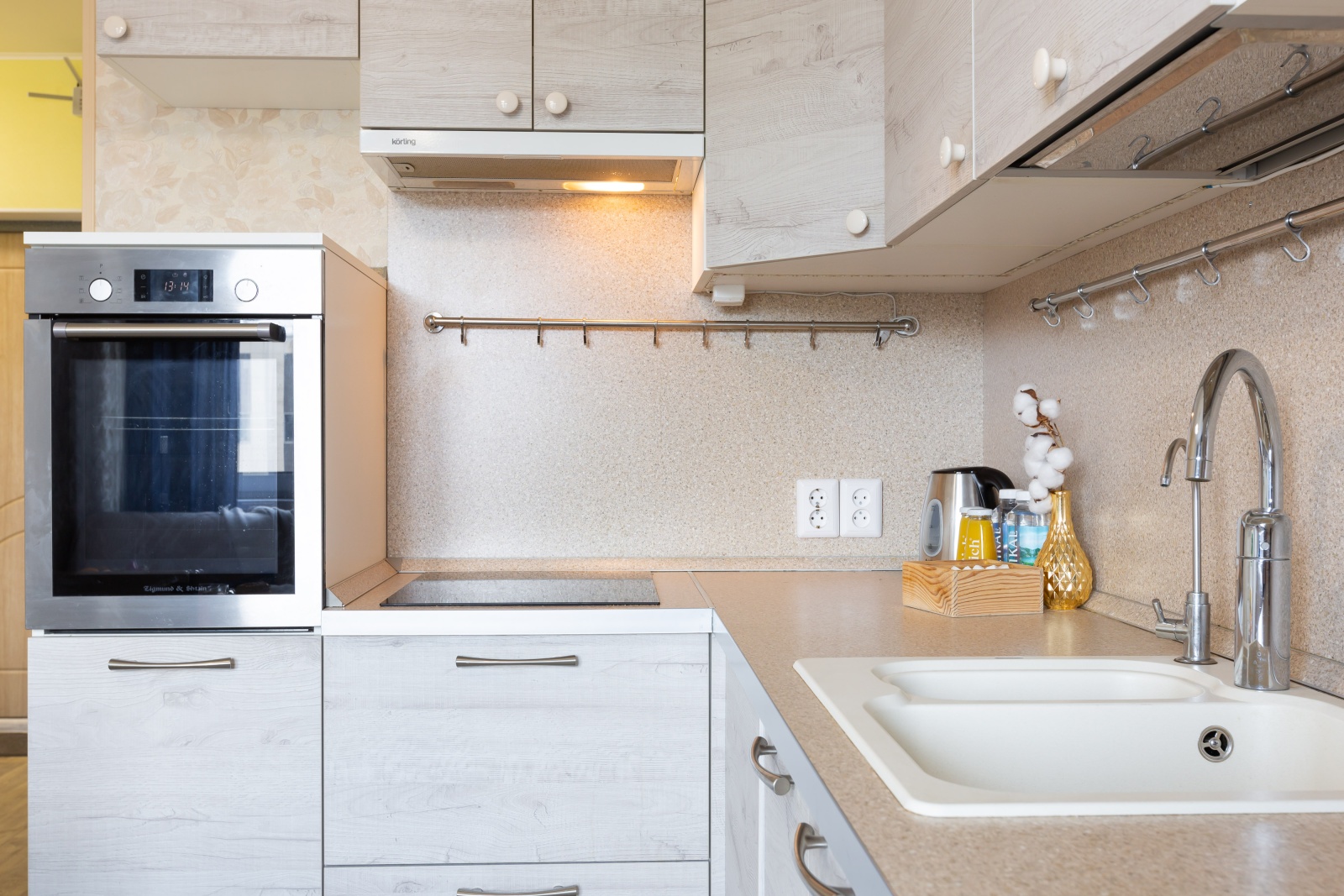 Life Apartments Дизайнерская 1-к квартира на 16 этаже 