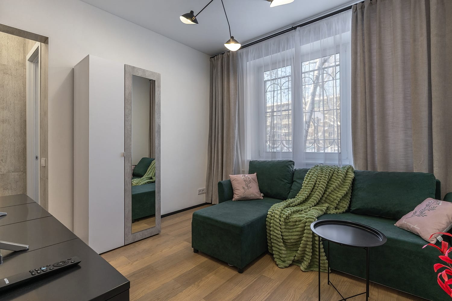 2-комнатная квартира на 1 этаже рядом с ФМБЦ им.Бурназяна А.И.