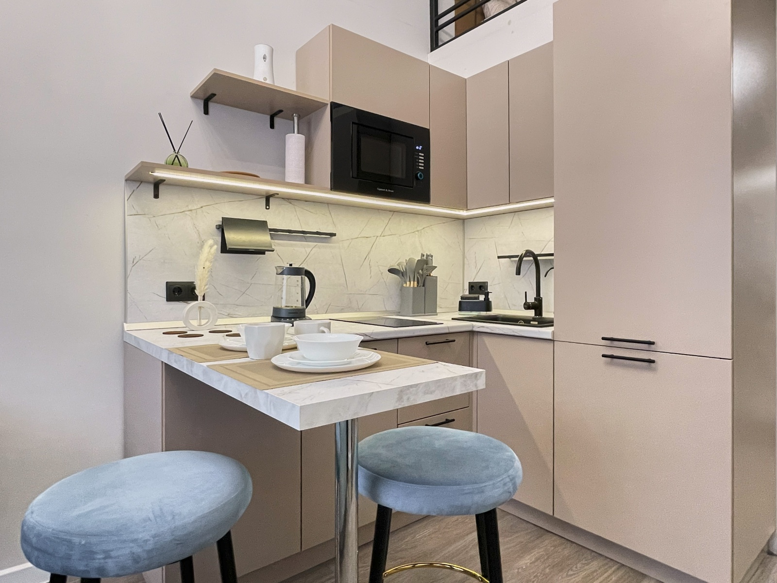 Двухуровневая квартира с двумя кроватями от FolkFort