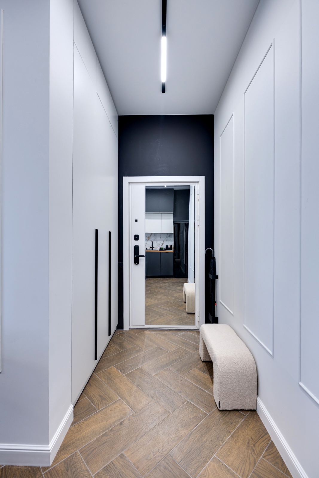 Премиальная студия «Эверест» от Home24: Терраса с видом на Москва-Сити