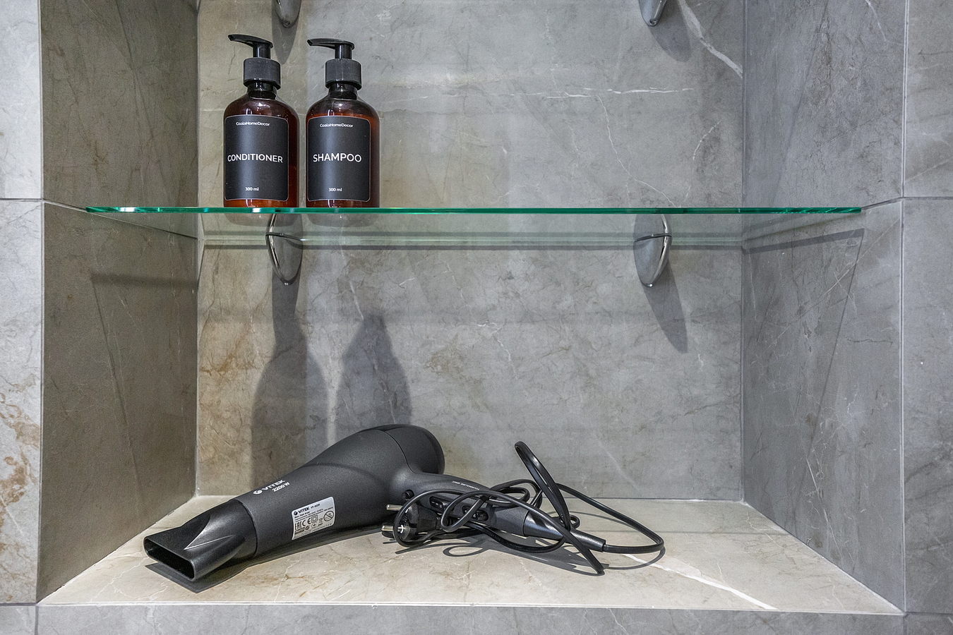 Рядом с Диснейлендом бизнес-студия с видом на Москва-реку!