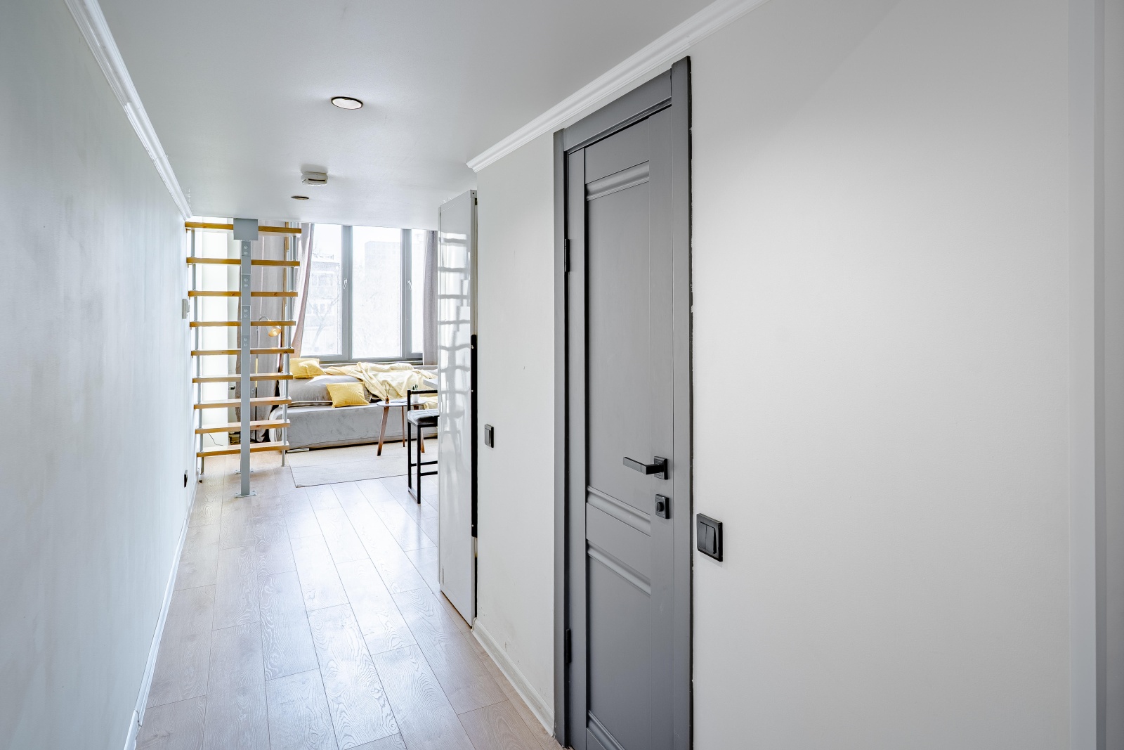 Двухуровневые апартаменты в здании бизнес класса рядом с метро Сокол